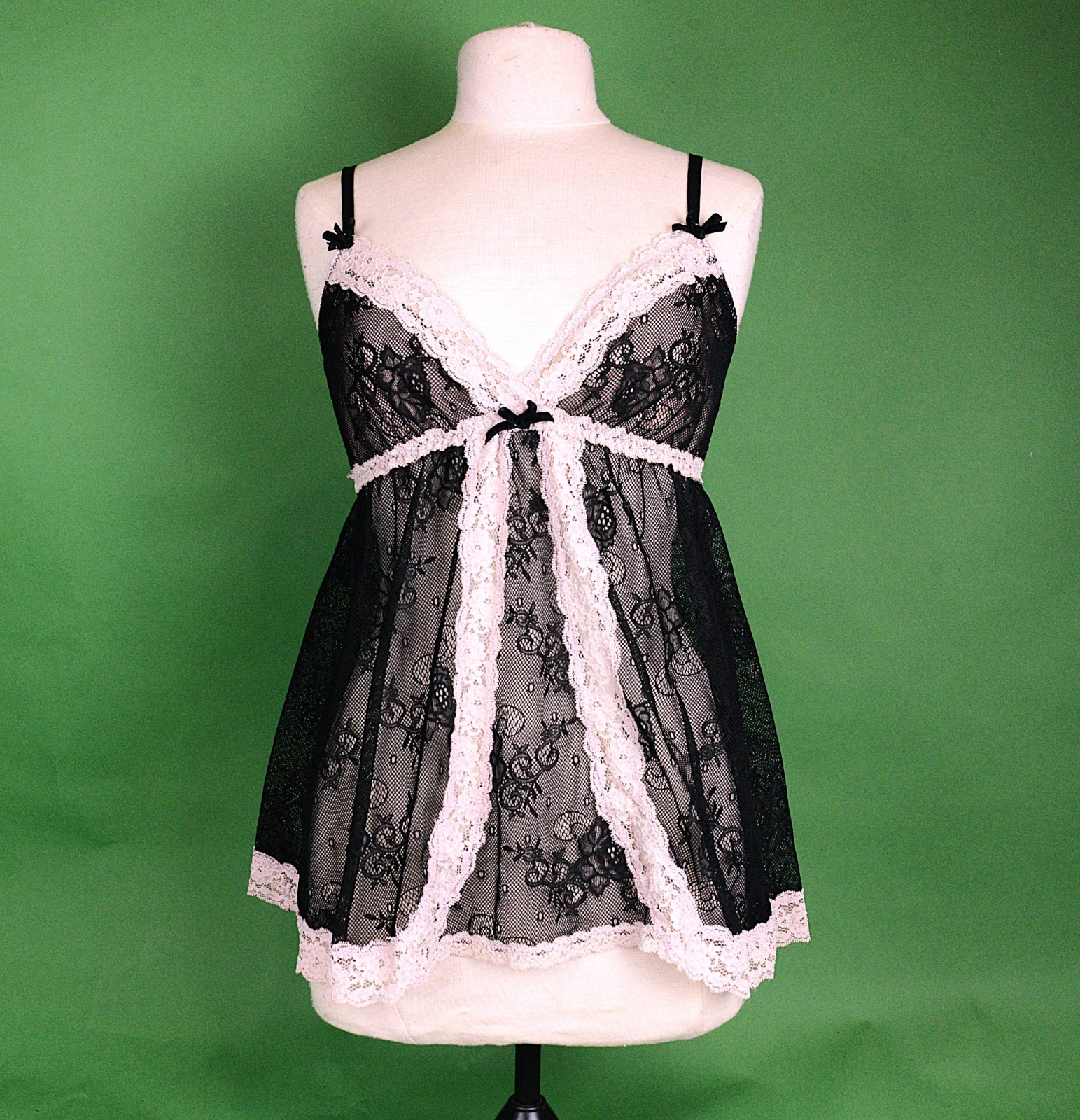Y2K Baby Phat Intimates Lace Lingerie Babydoll Pink and Black size Large w Bows