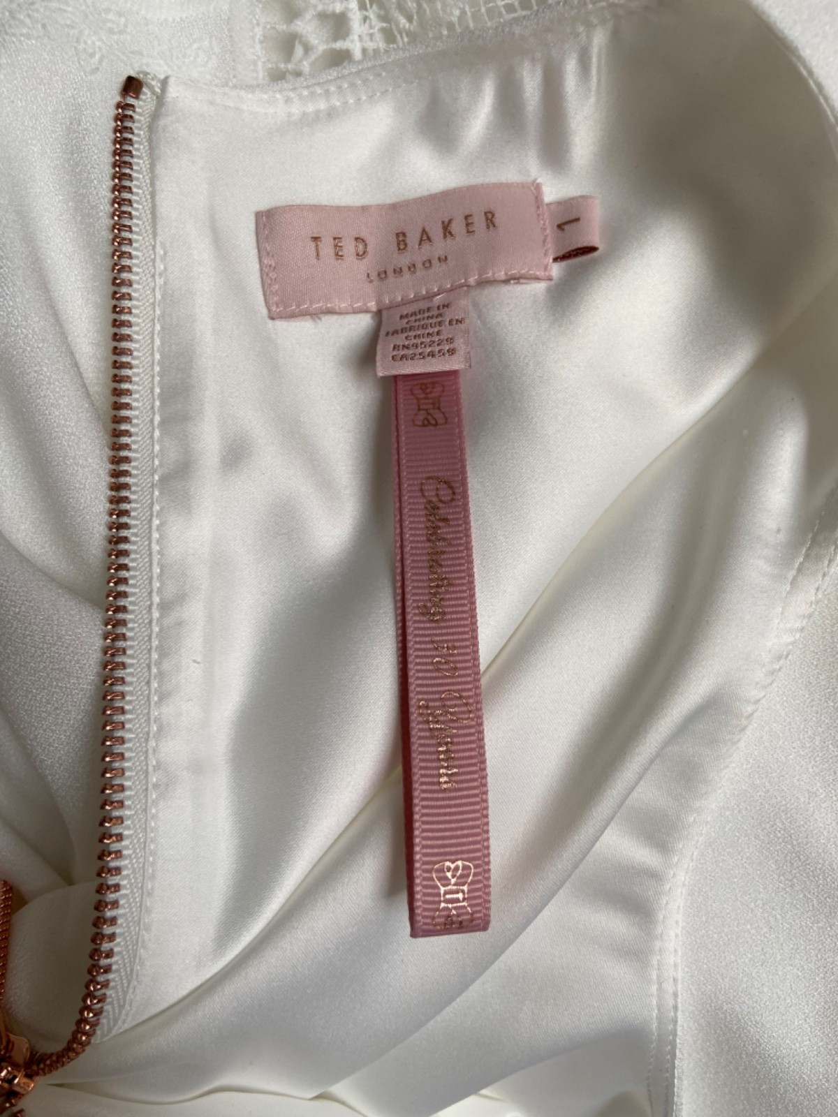 Ted Baker Off White Chevron Pleated Lace Trim Short Sleeve Top Gold Zip Size 1