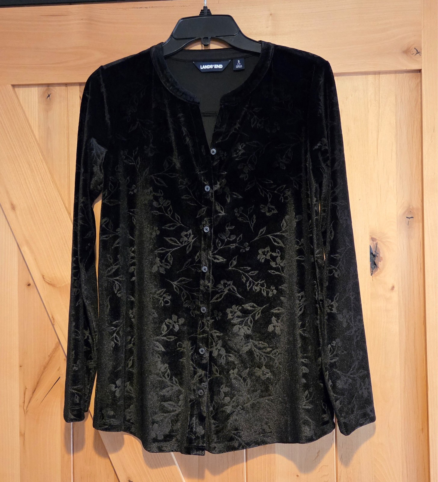 Lands’ End Shirt Womens S Black Velvet Floral Embossed Button Long Sleeve Top