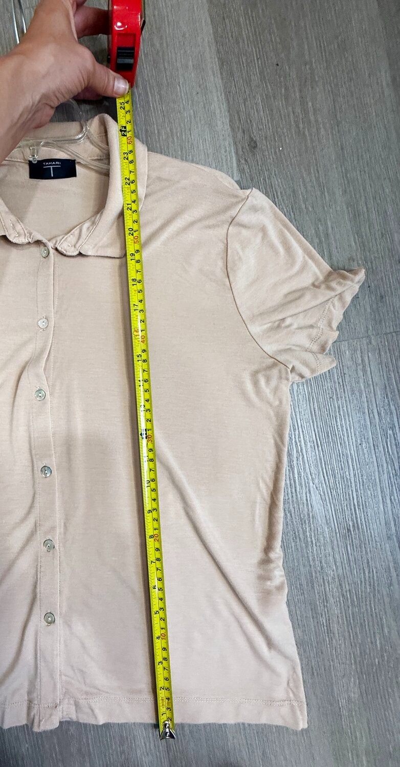 T Tahari Blouse Womens M Beige Short Sleeve Collared Button Up Silky Knit Career