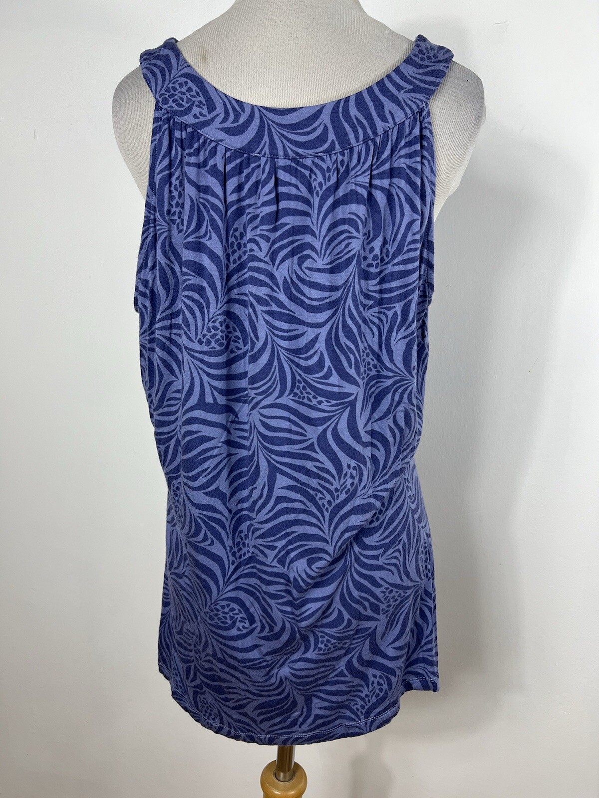 Susan Bristol XL Tank Top Shirt Lilac Purple Scoop Neck Embellished Sleveless L1