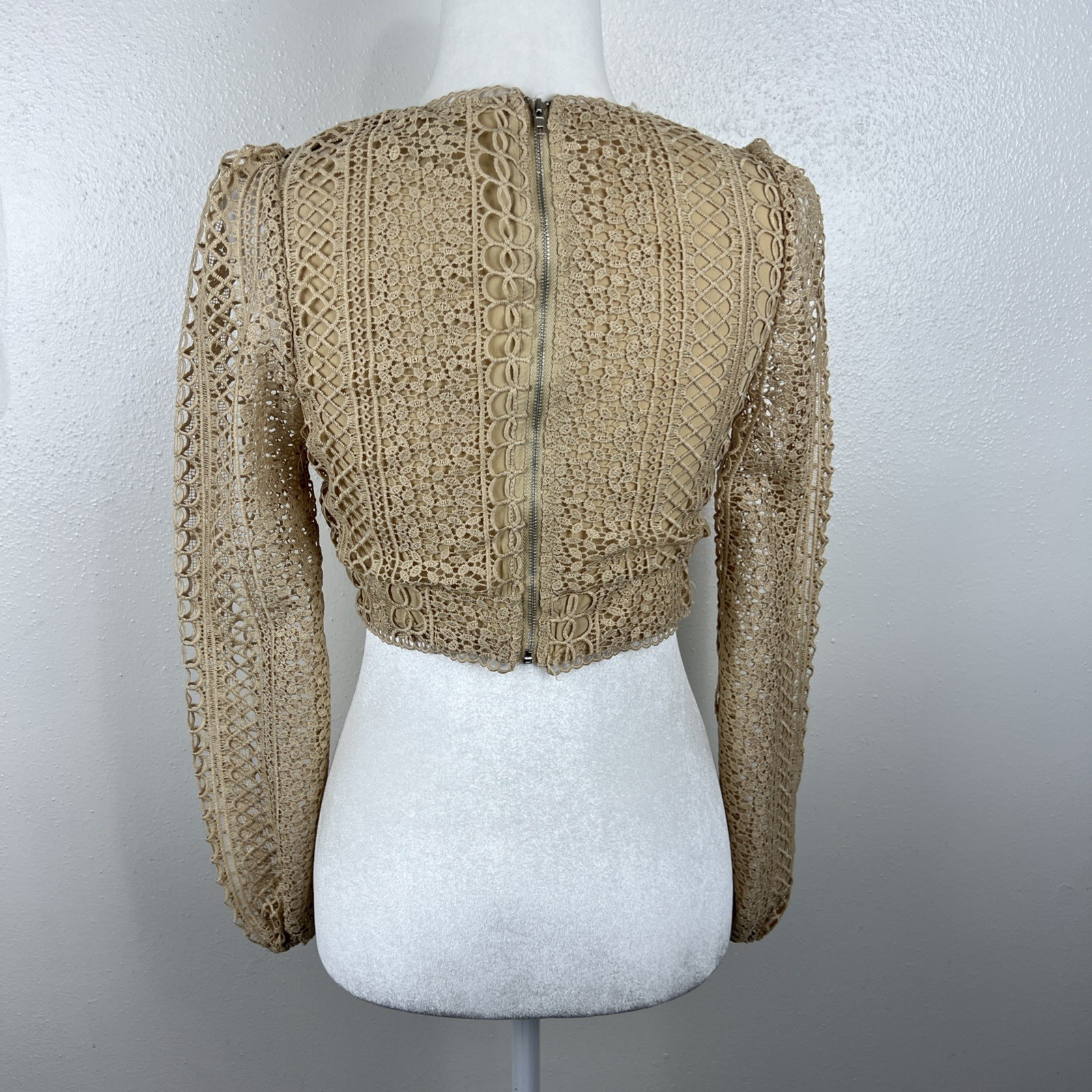 Unbranded Blouse Women Small Neutral Tan Floral Crochet Cropped V-Neck Zip Back