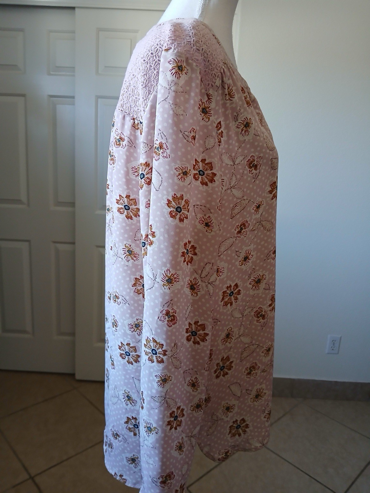 DR2 Daniel Rainn Women’s Blouse Medium Sheer Pink Floral Lace Bohemian