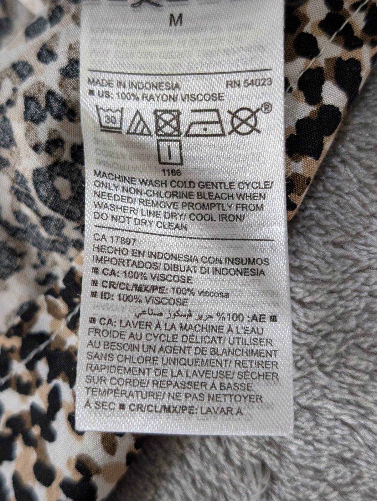 Old Navy Blouse Womens M Brown Leopard Print V Neck 1/4 Button Rayon Top