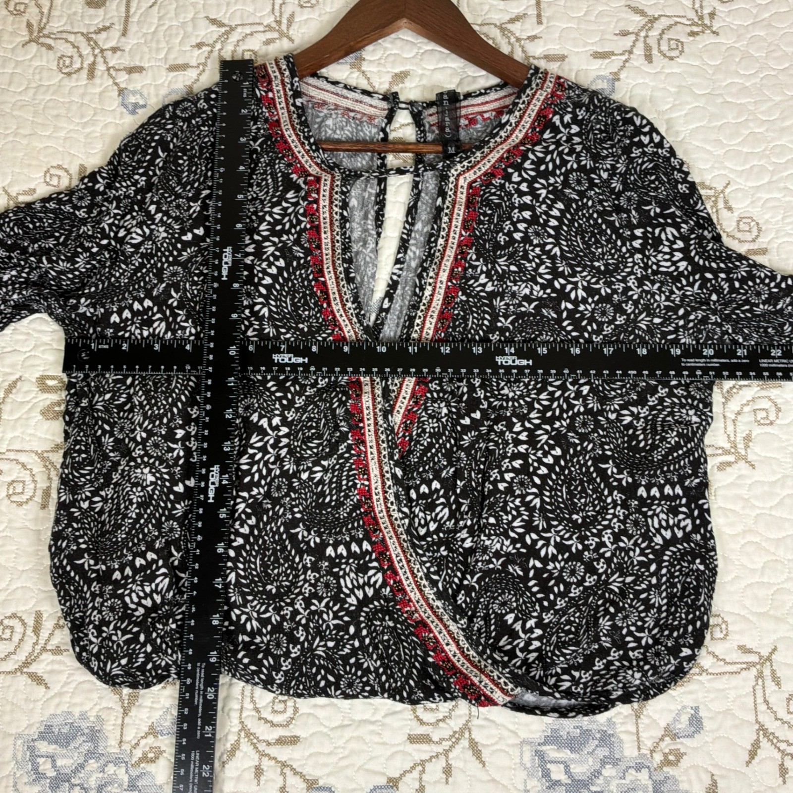 Banjara Surplice Blouse Womens Medium Black Excellent Paisley Boho Embroidered