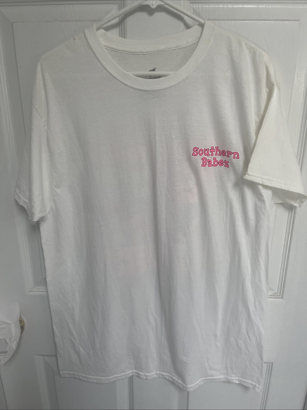 Southern Babez T Shirt Women’s Size L One Tiny Spot In Picture