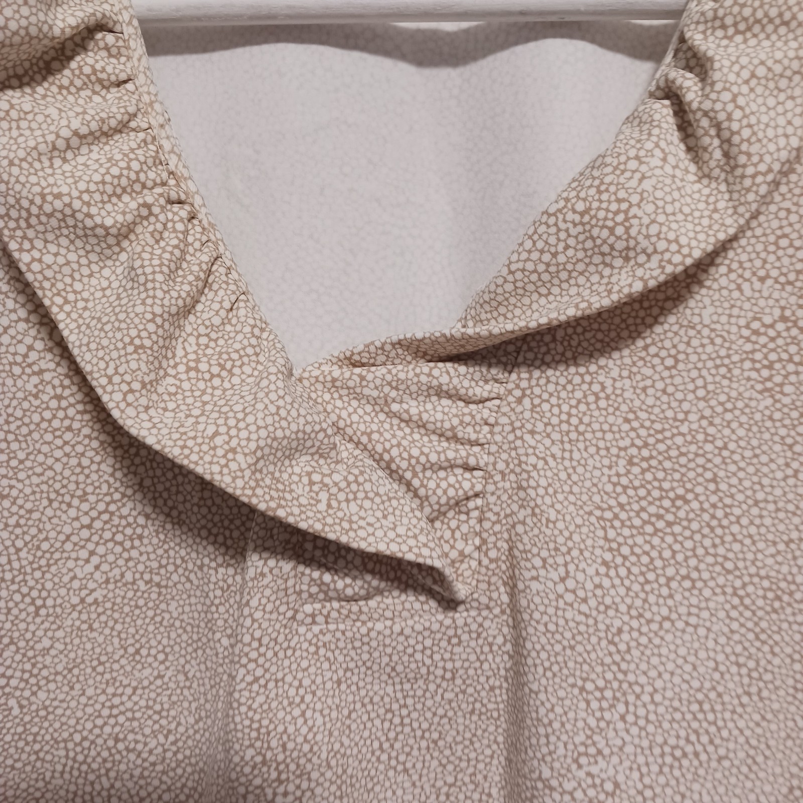 J. McLaughlin Durham Catalina women’s Ruffle Neck 3/4 Top blouse Sz S Oatmeal