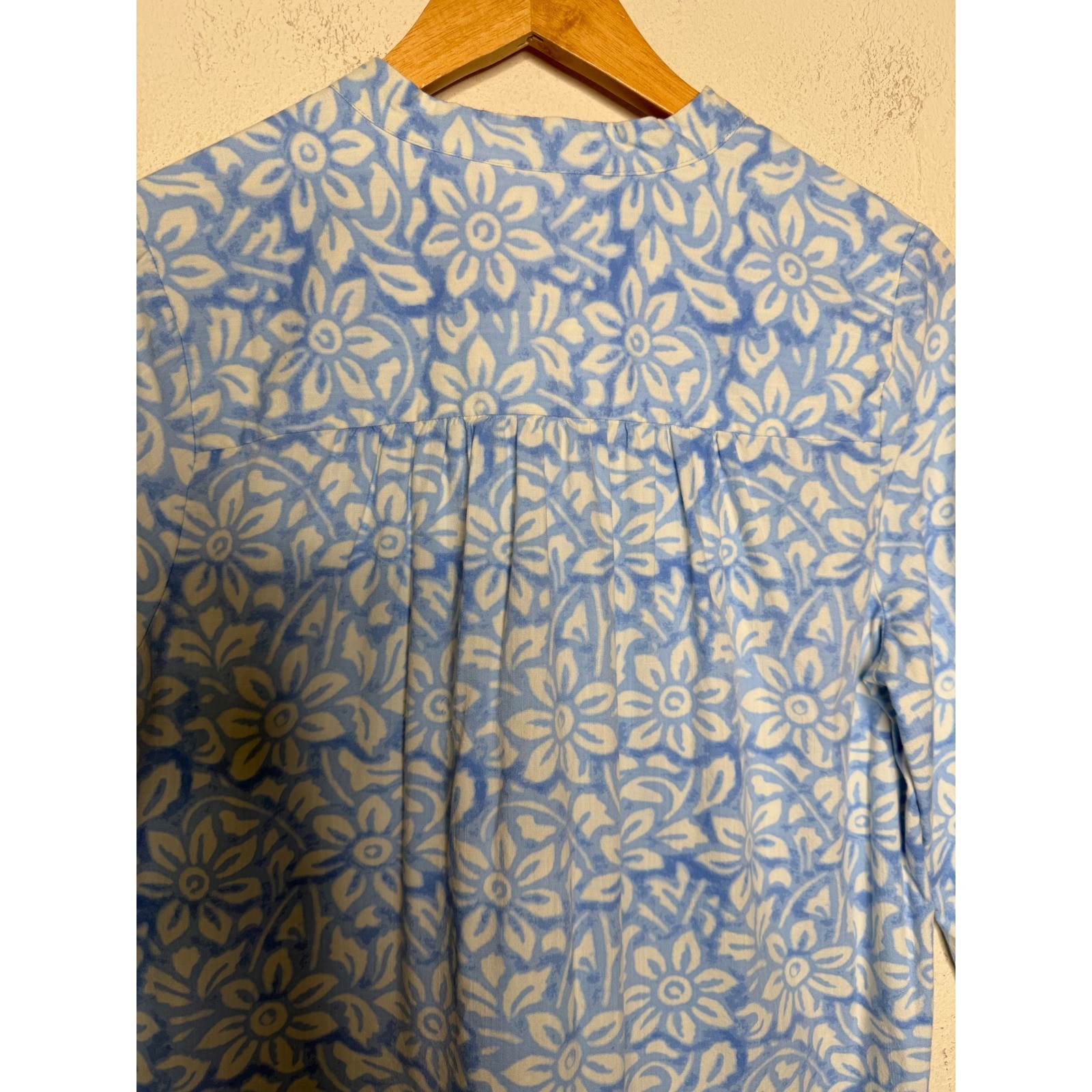 Johnnie-O Women Small Alana Woven Popover Blouse Blue Floral Long Sleeve Top S