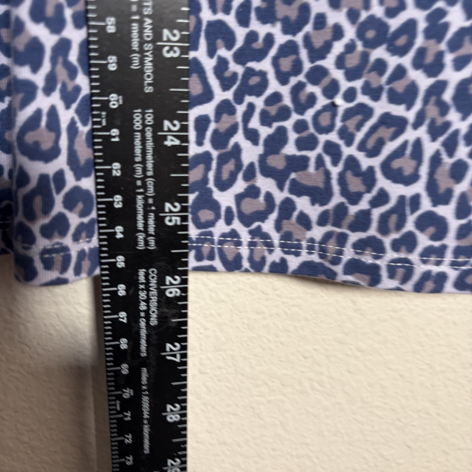 Any Body T-Shirt Women’s Small Cheetah Round Neck Long Sleeve Printed Top