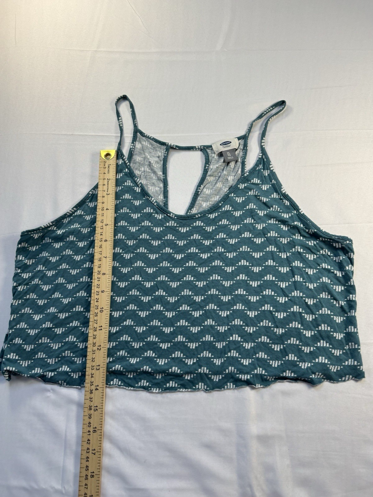 Old Navy V-neck Cropped Tank Top Blue & White Chevron Womens Size XL