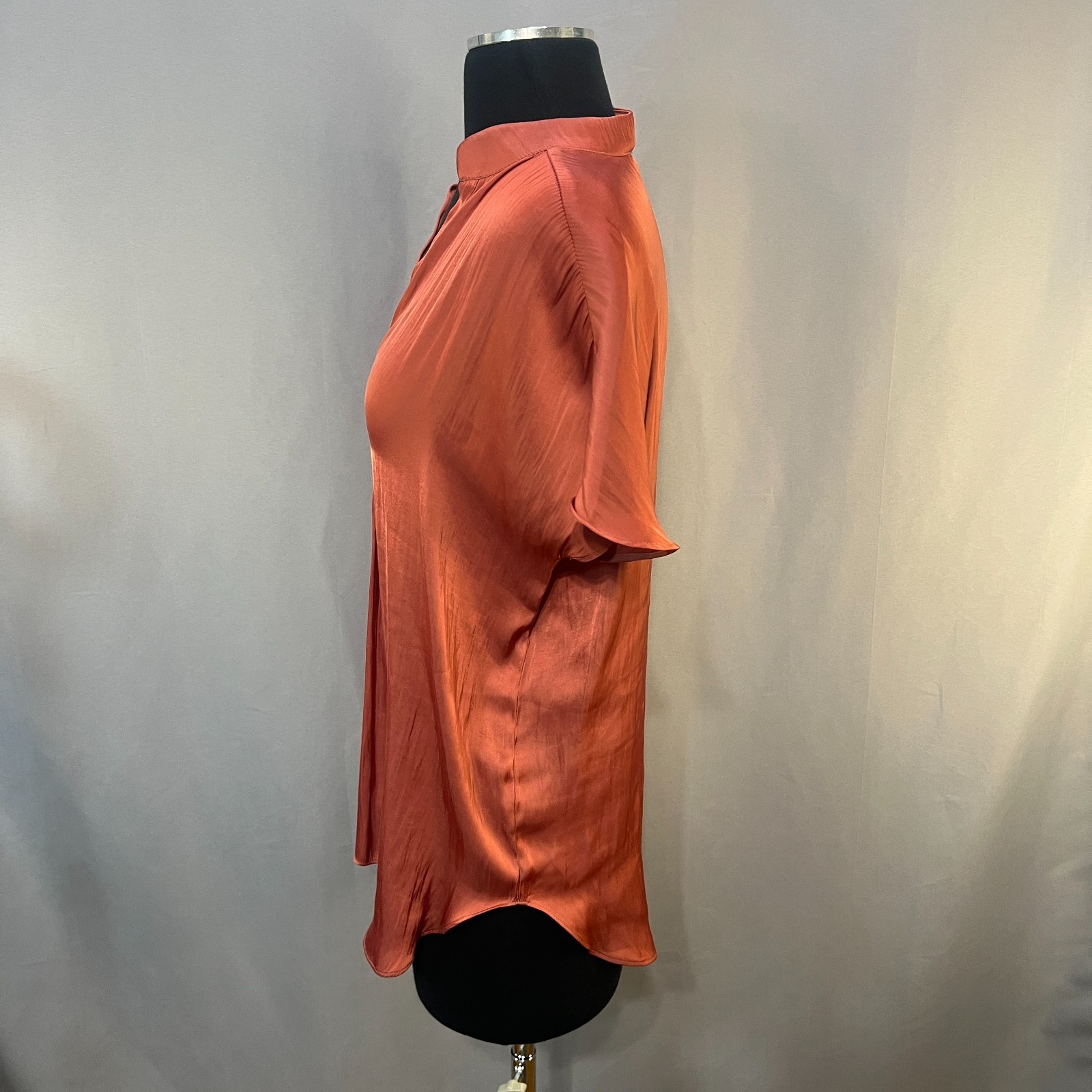 Reset By Jane Esme Top Womens Medium Orange Ruched Shoulder Rounded Hem V Neck