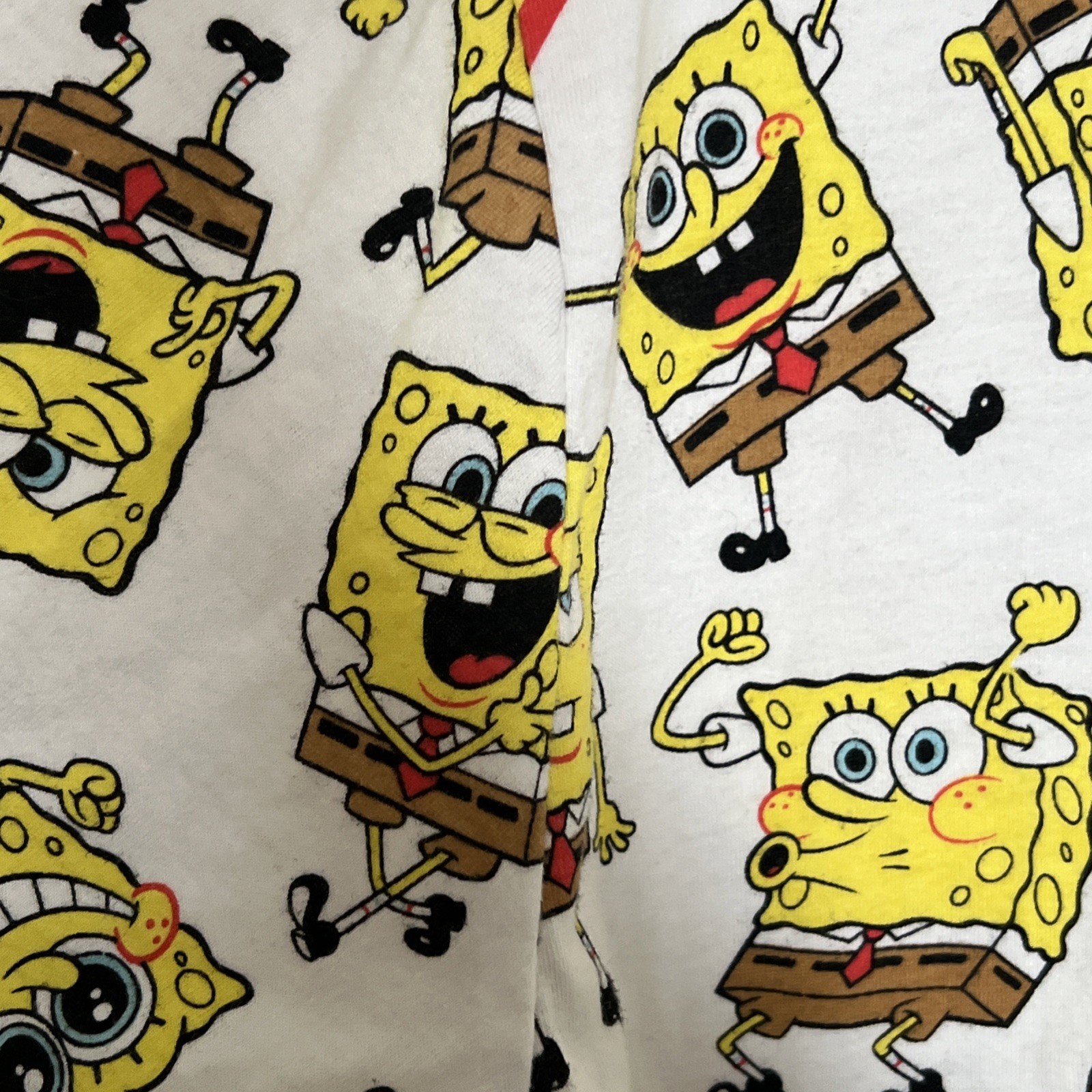 Nickelodeon Sponge Bob White w/All Over Sponge Bob Print T- Shirt Adult XL
