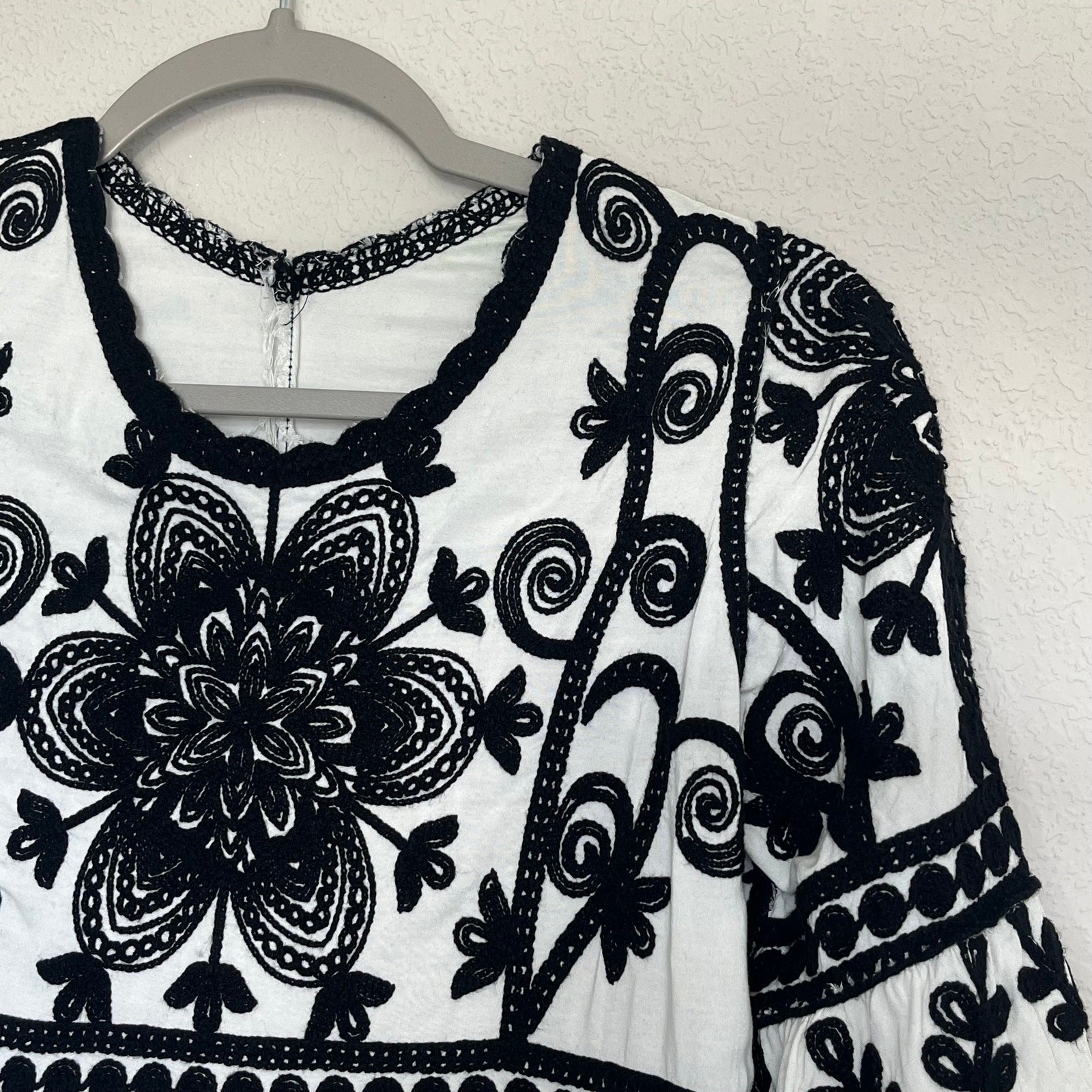 Black and White Embroidered Peasant Scalloped Top Boho Prairie Cottage Festival