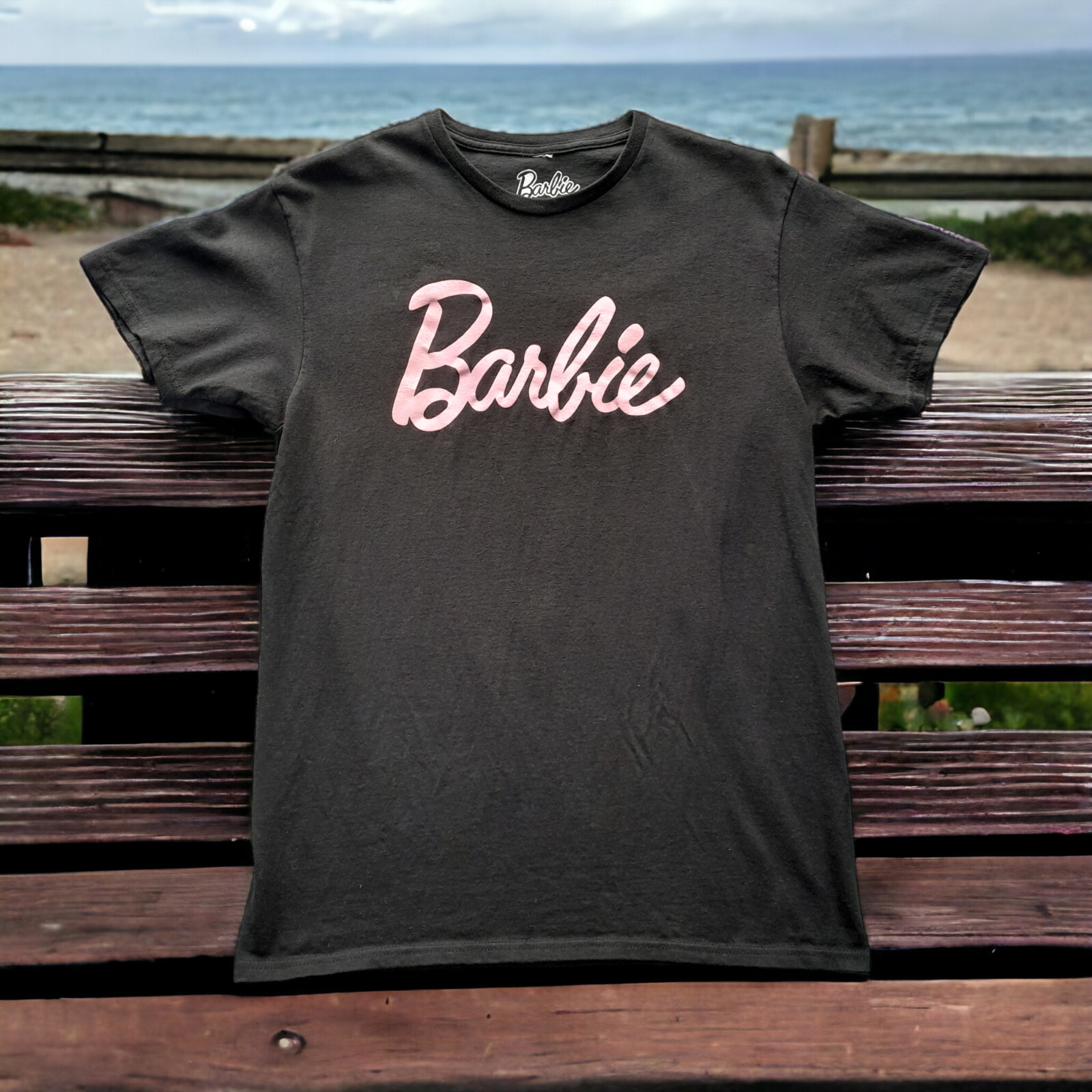 Barbie t shirt women Medium short sleeves black with pink lettering