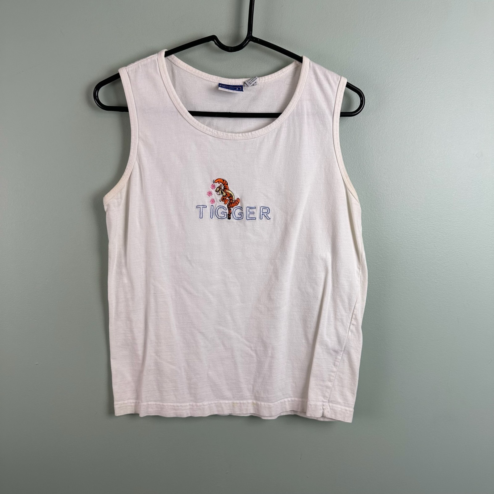 Disney Shirt Womens Medium White Tank Top Tigger Flowers Floral Winnie the Pooh