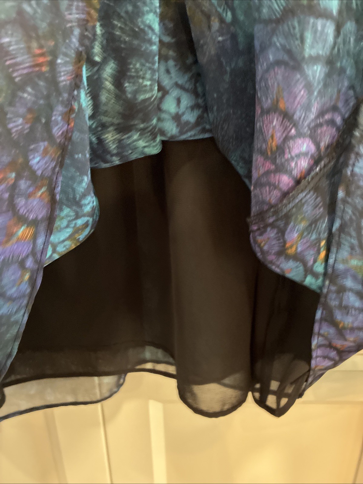 Worthington Multicolor Feather Scalloped Print Peacock Ruffled Neck Blouse Sz L