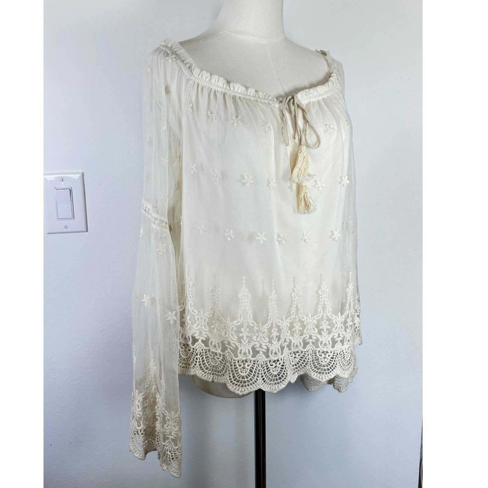 NWT American Rag Cie Lace Top Women L Oatmeal Mesh Scalloped Hem Boho Coquette
