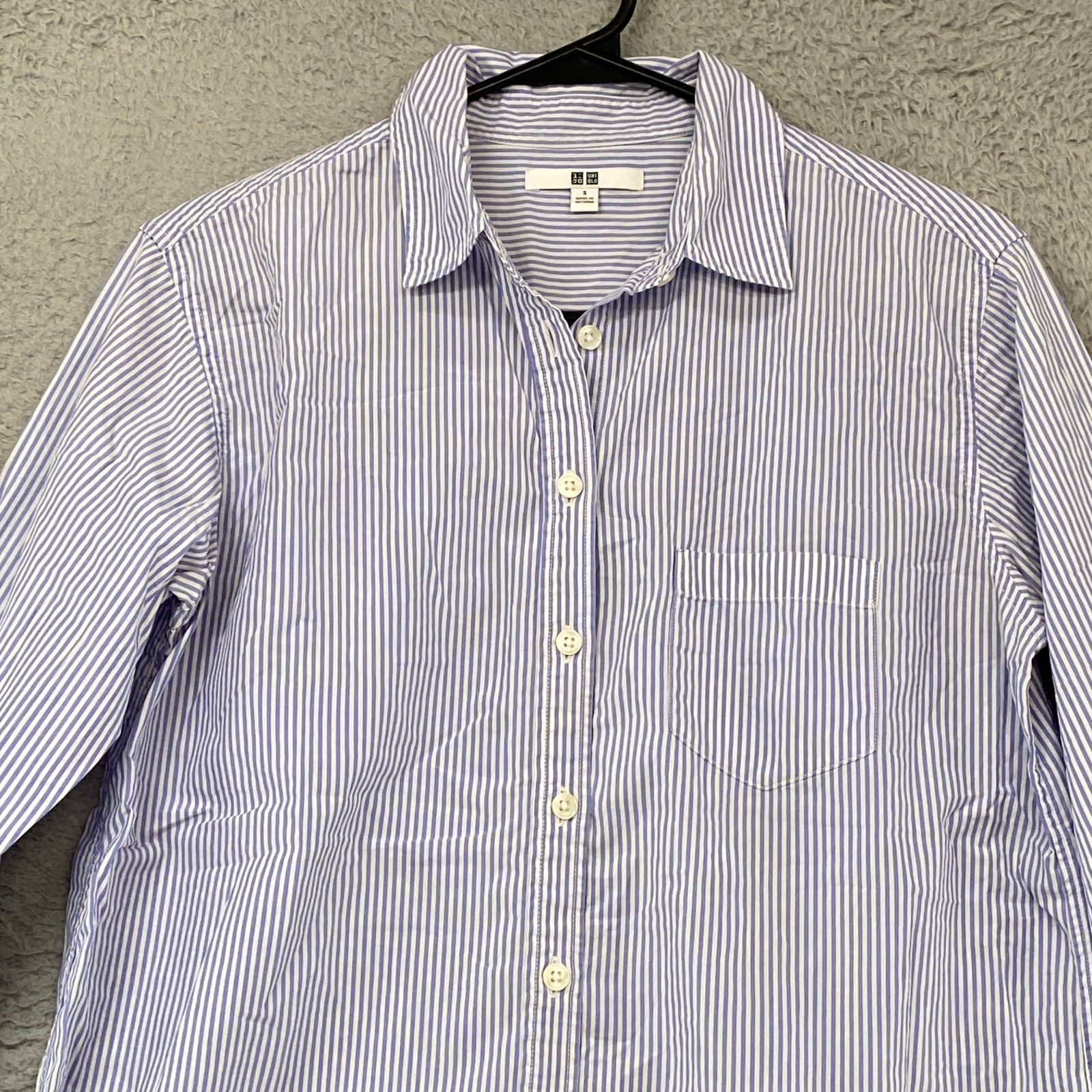 Uniqlo Shirt Womens Small Blue White Striped Button Front Office Corporate Work
