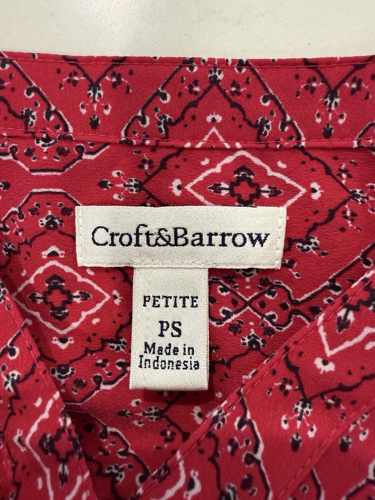 Croft & Barrow Womens Petite S Pink Roll Tab Button Down v-neck pockets Shirt