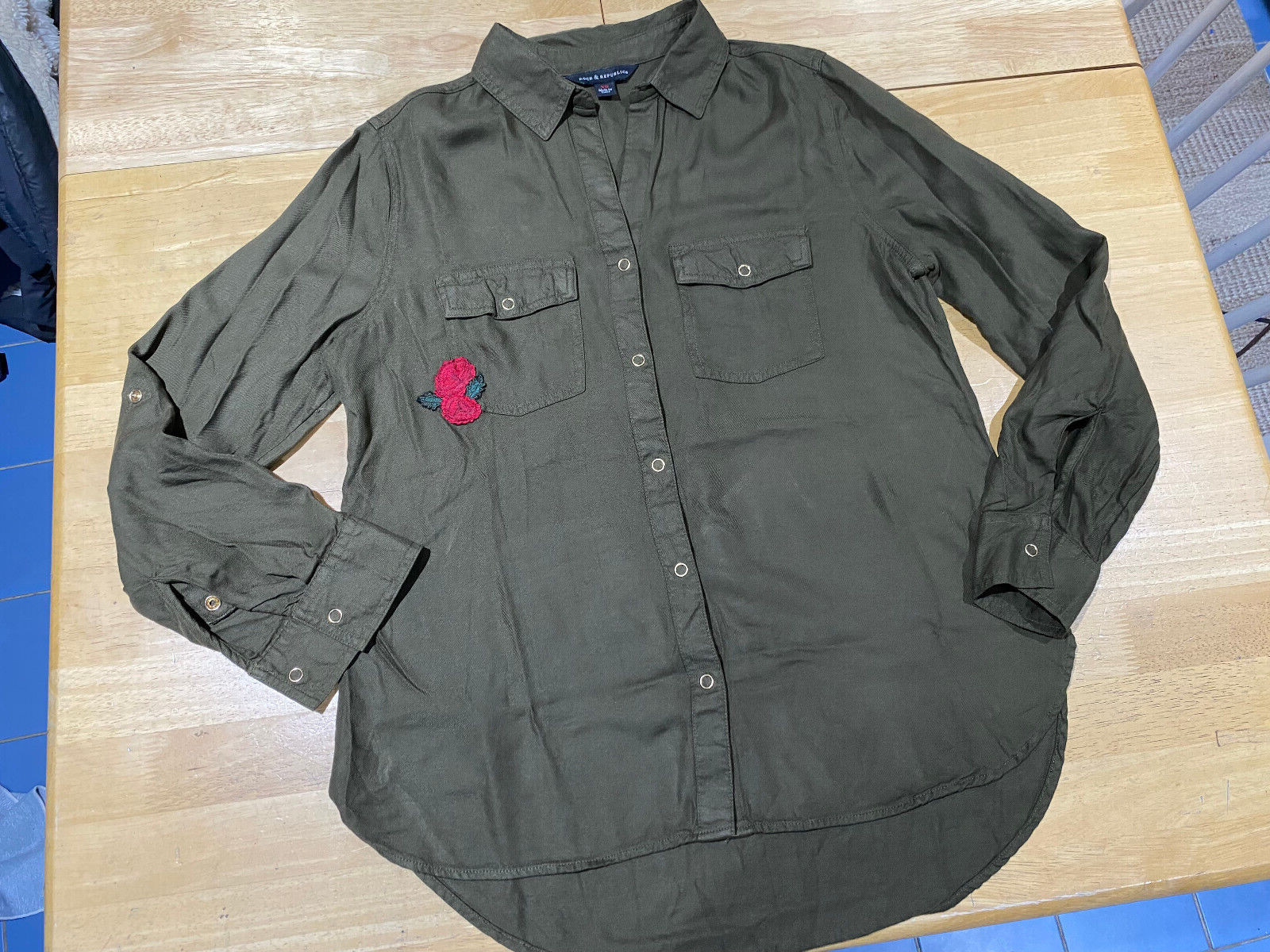 Rock & Republic Military Green Long Sleeve Button Blouse Shirt w/ Rose Womens XS