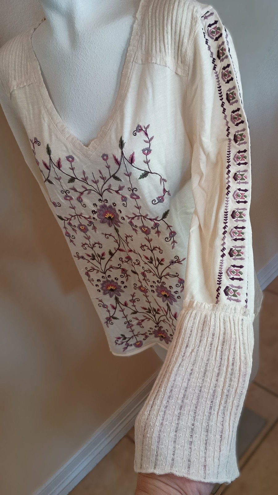 NIP SUNDANCE CATALOG Beige Fleur Jolie Embroidered Beaded Long Sleeve Tee SZ L