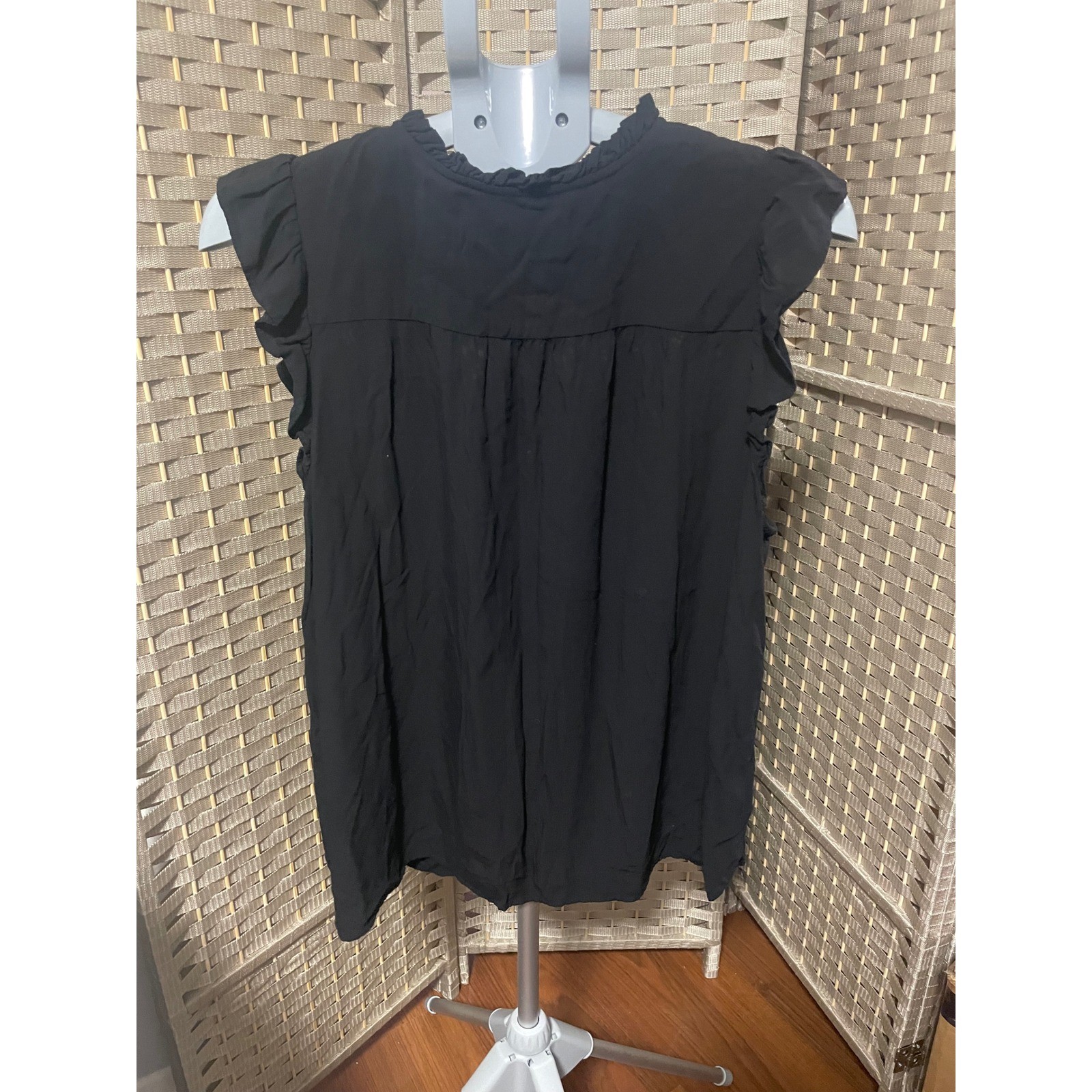 LOFT Black Eyelet Embroidered Ruffle Neck Flutter Sleeve Blouse XL