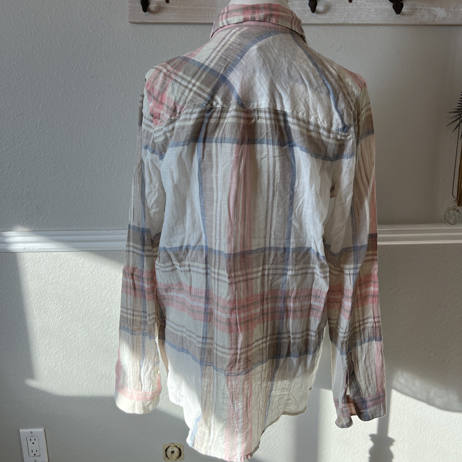 Lucky Brand Beige Pink Gray Plaid Gauze Button Long sleeve Shirt Womens sz L NWT