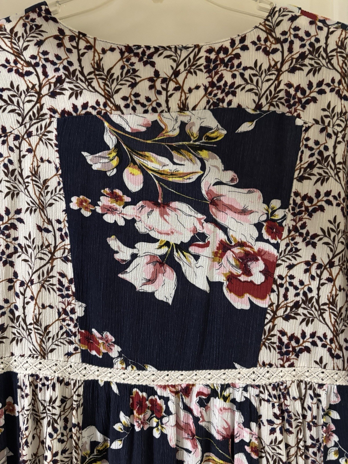 Umgee Women’s S Floral V-Neck 3/4 Bell Sleeve Lace Tunic Blouse Navy