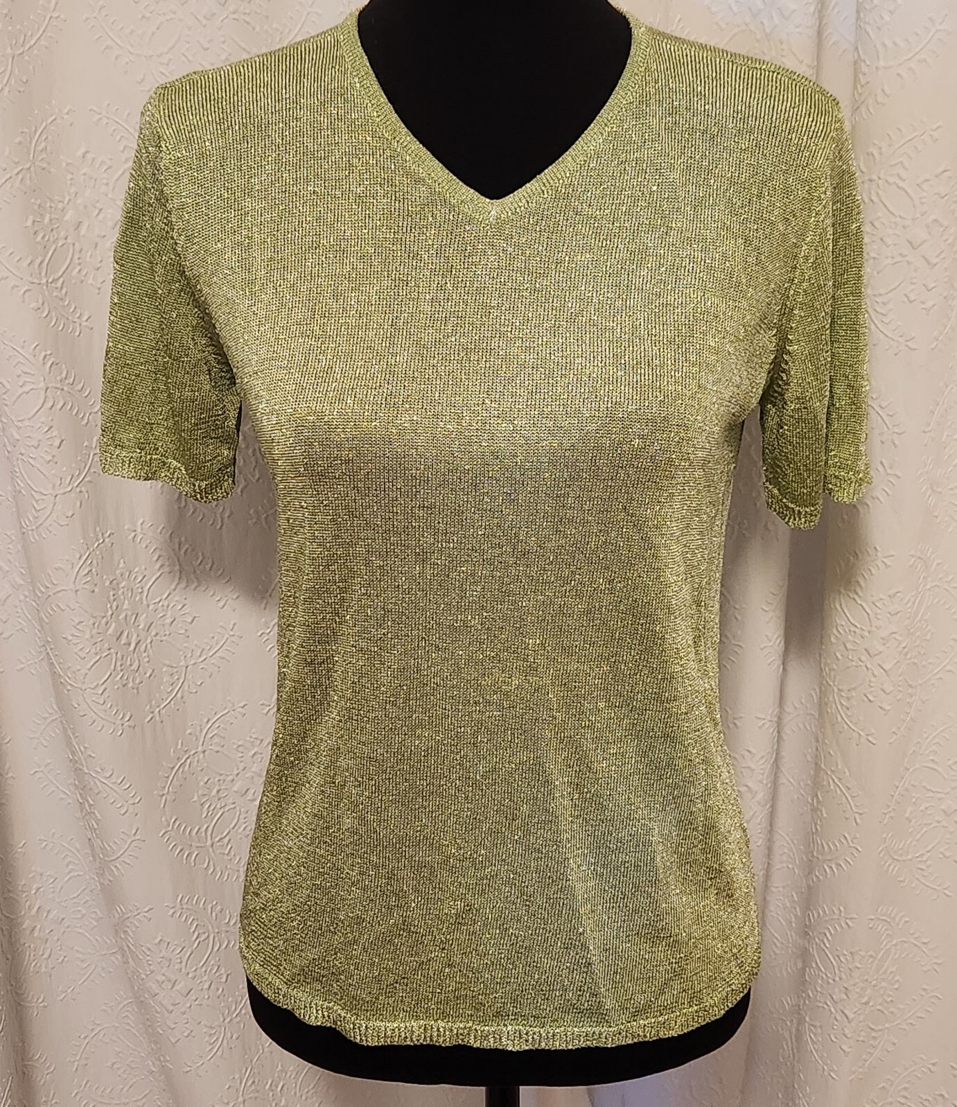 Saks Fifth Avenue Women’s Petite M Light Green Metallic Short Sleeve Knit V-Neck