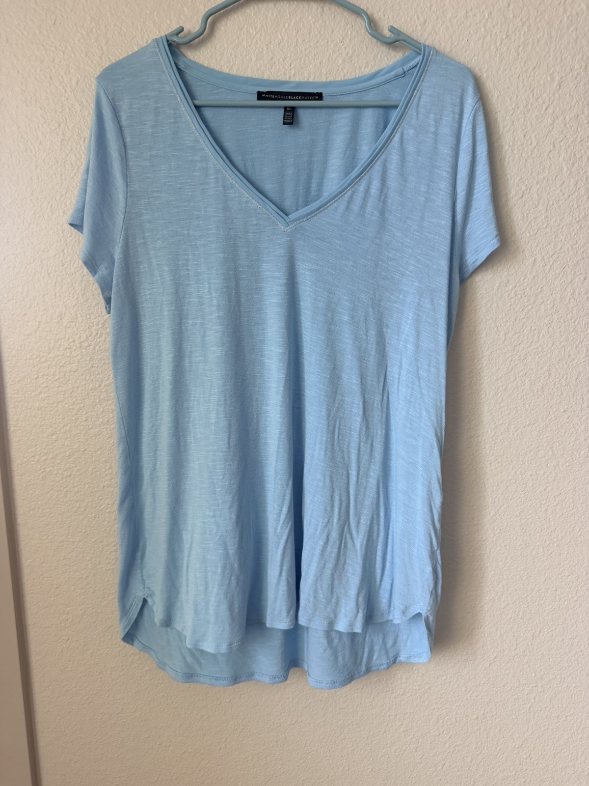 WHITE HOUSE Black Market Lt Blue Womans V Neck Short Sleeve Size XL Blouse NWT