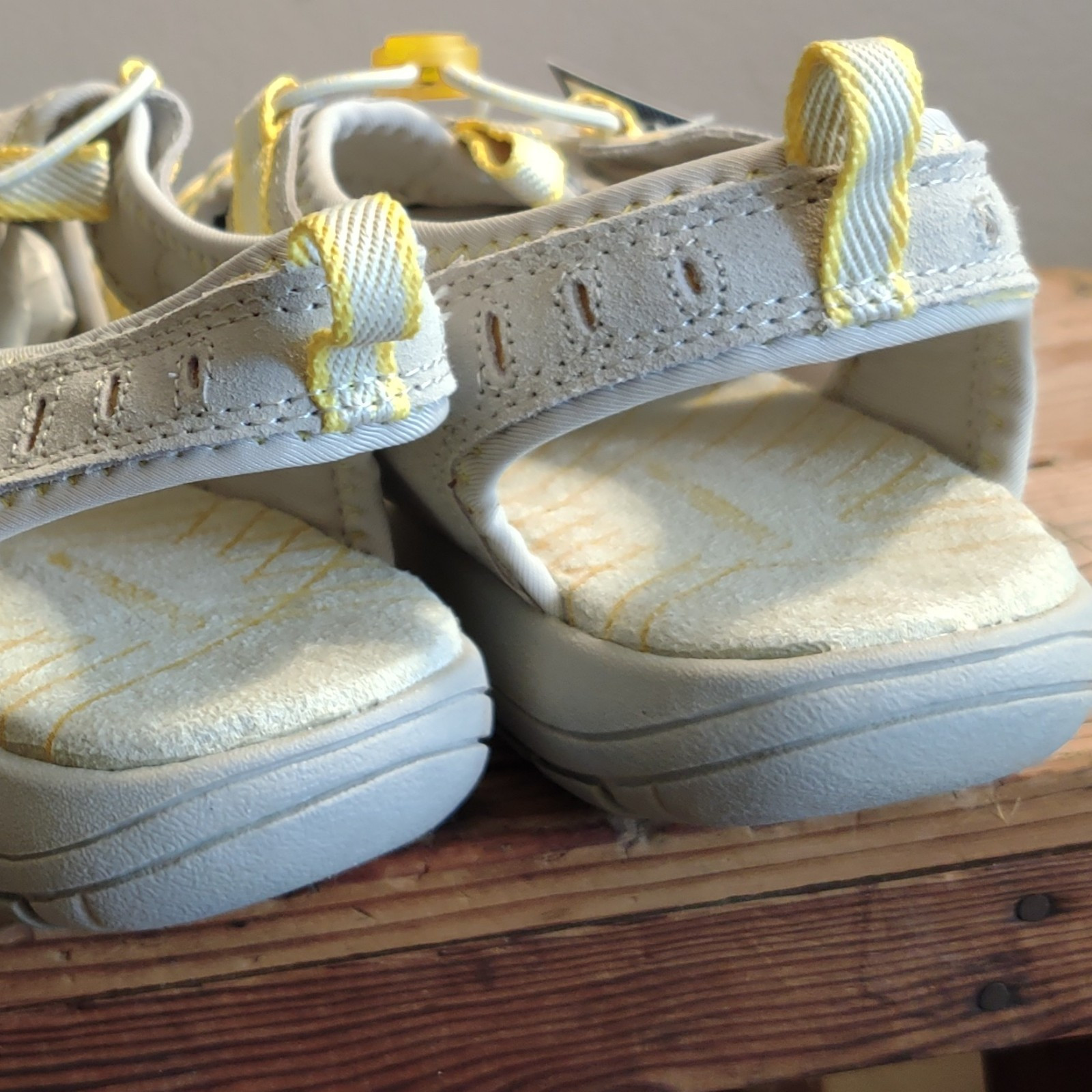 Croft & Barrow New with Tags Hiking/Sandals/Shoes Size 8 Gray/Yellow