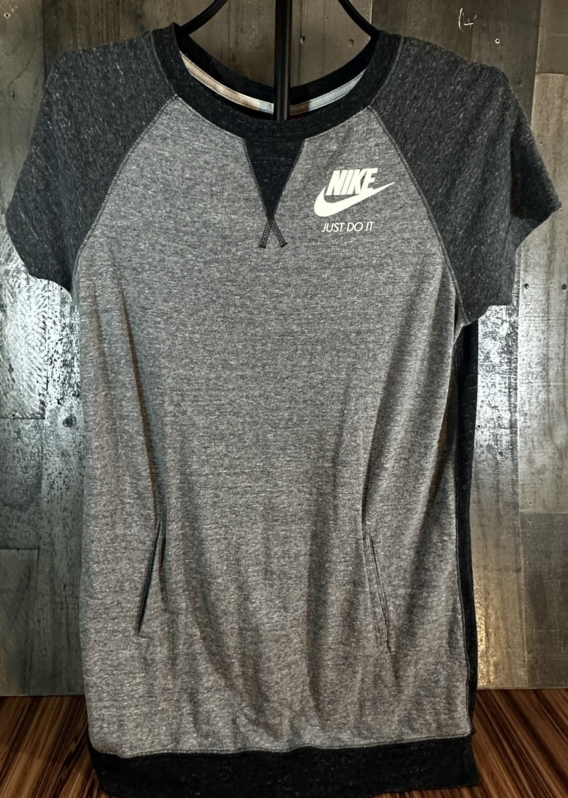 Nike Vintage Gym Shirt Womens S Gray Black Kangaroo Pocket Tee