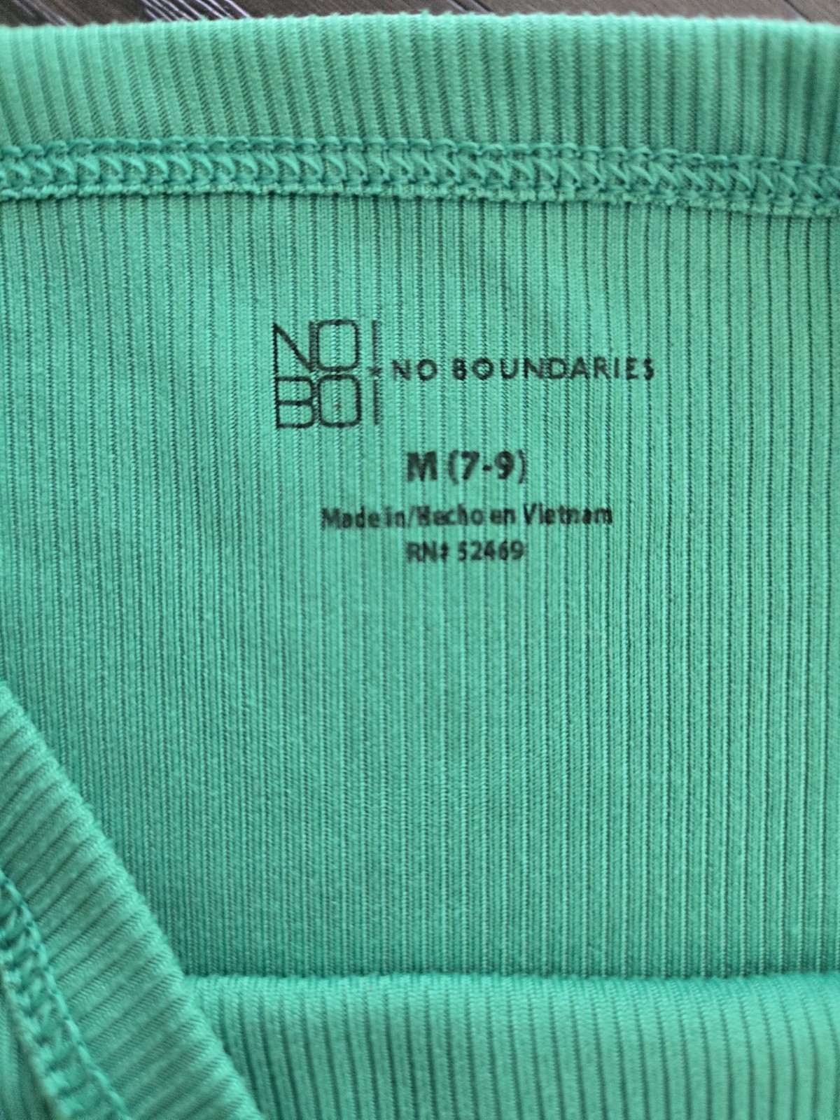No Boundaries Variety Tank Lot of 5 Pieces. Bundle 4 Small, Green Is Medium)