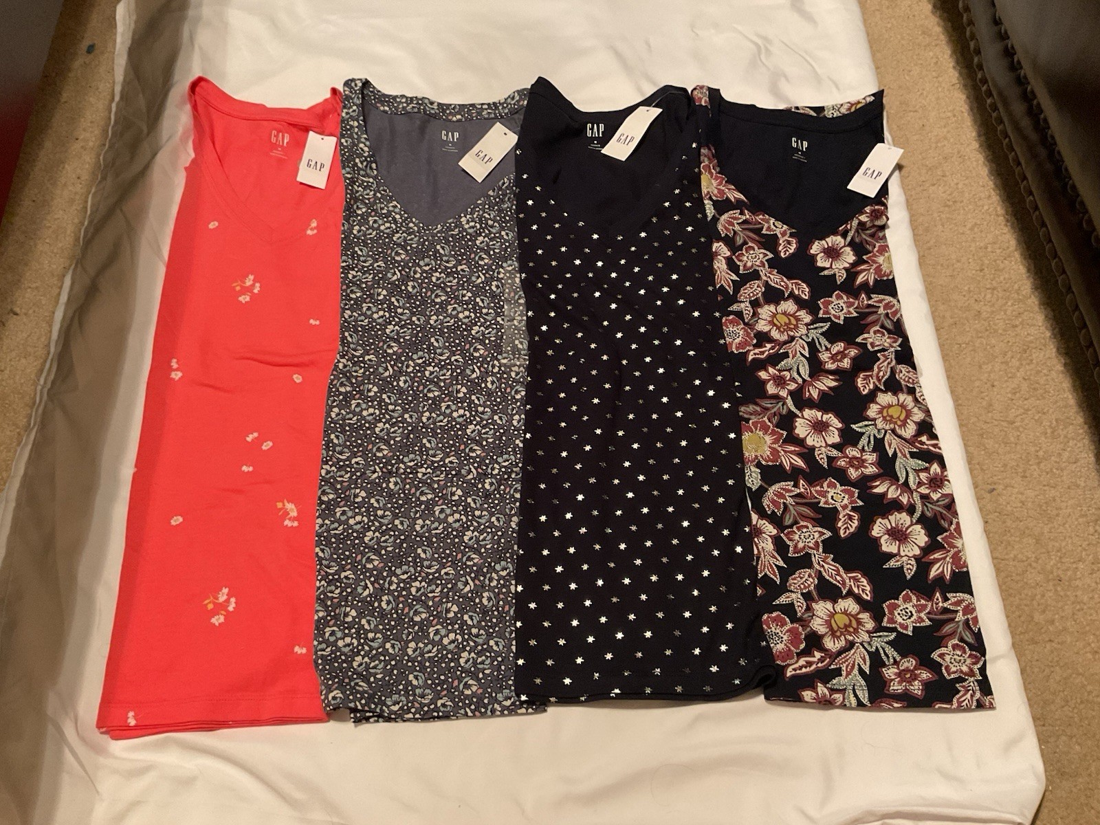 NWT Lot Of 4 Women’s Gap Factory Short Sleeve T-Shirts Size M