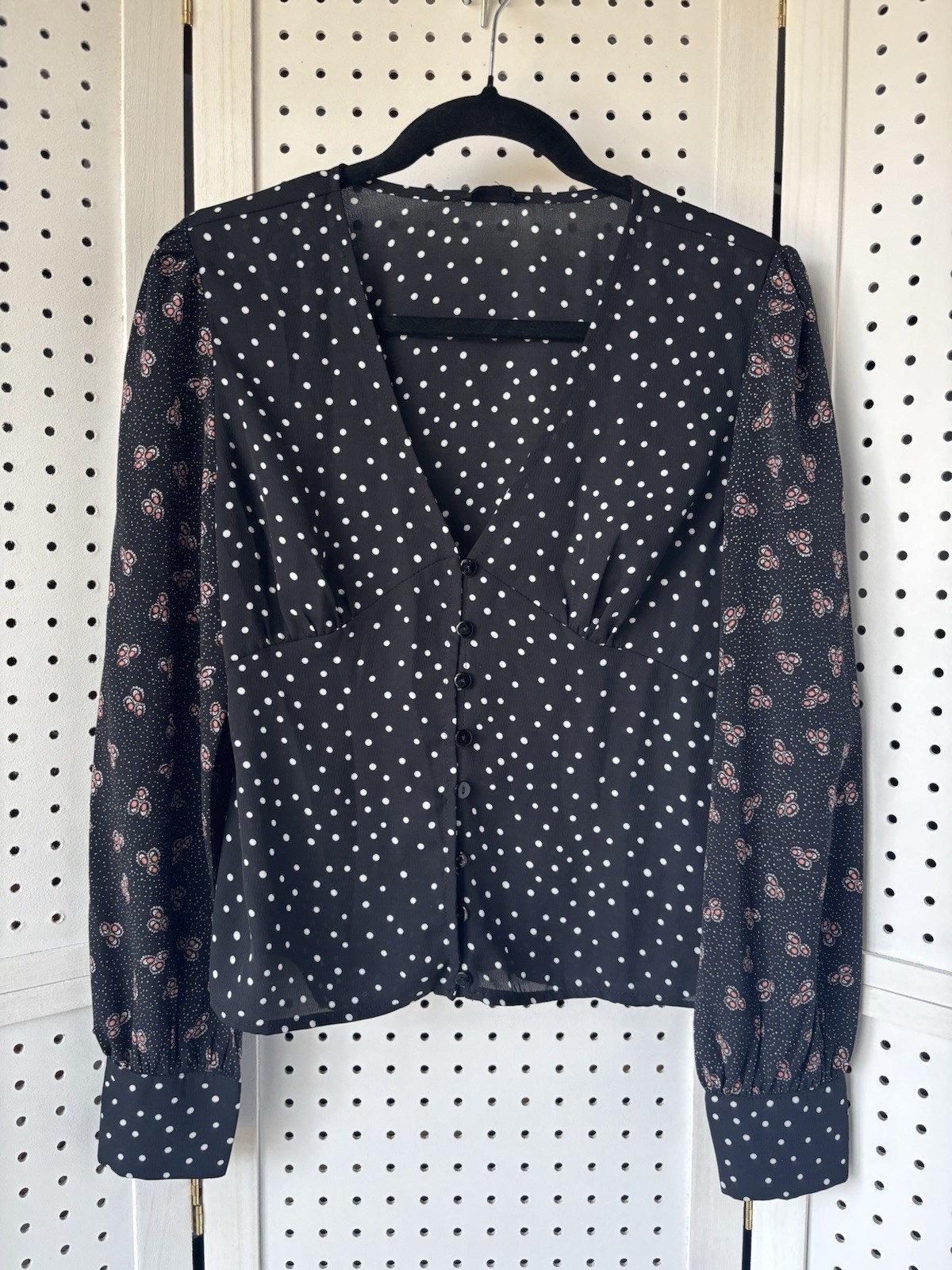 Lucca Long SLV Blouse V-Neck Polka Dot Button Down Unsized Sm/Medium Women’s