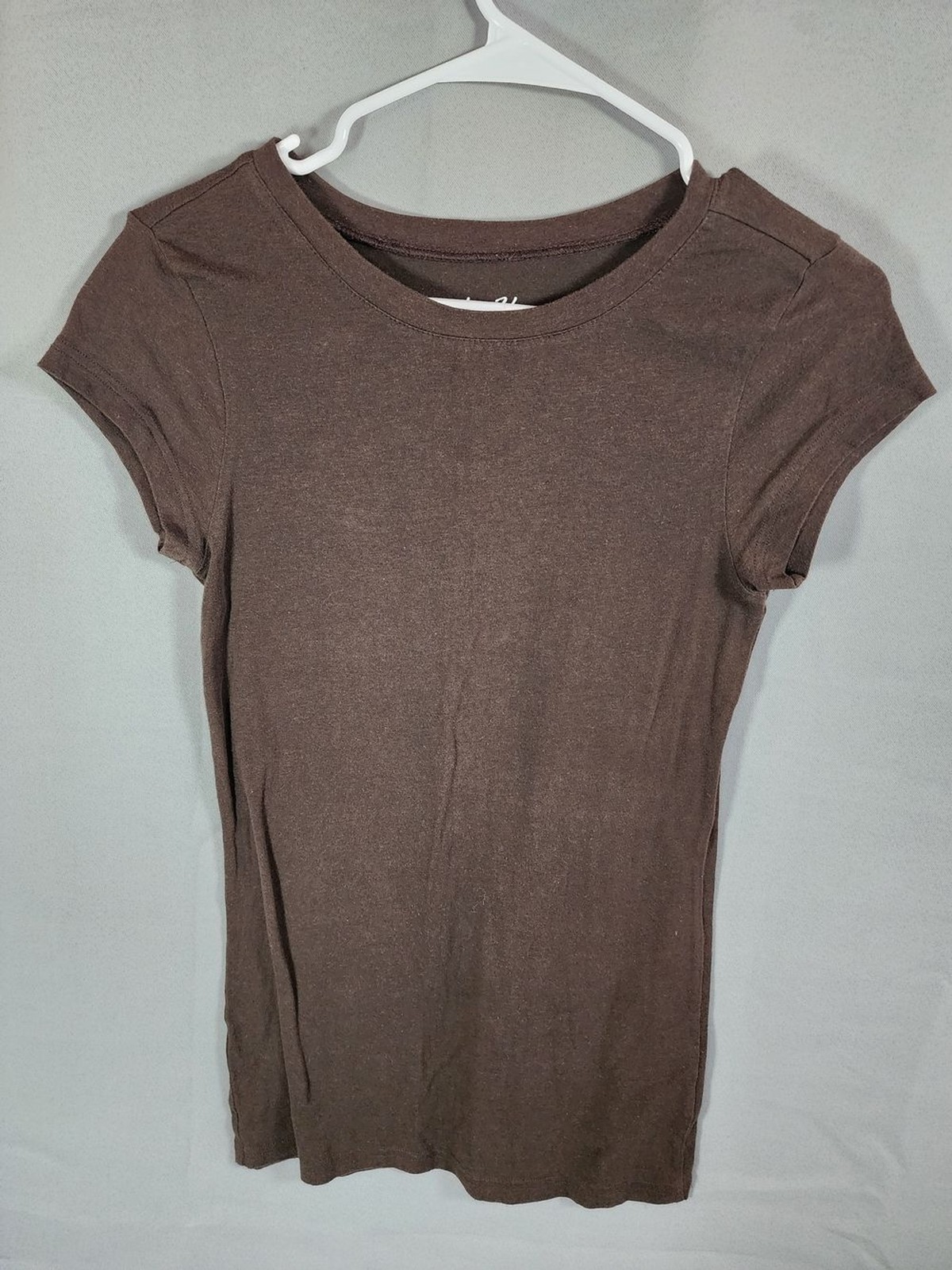Derek Heart Classic Brown Crewneck Women’s Tee