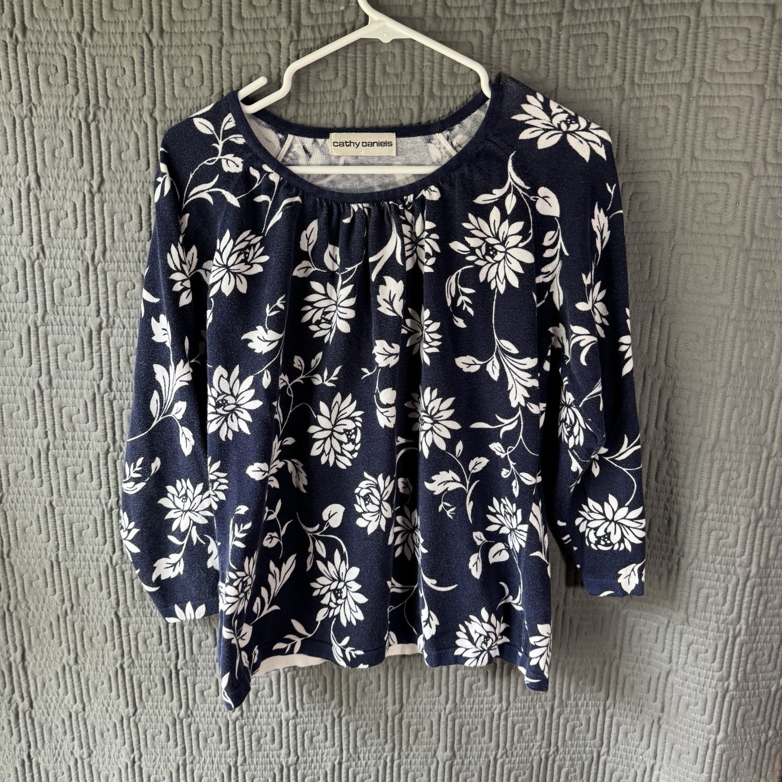 Cathy Daniels Navy Blue White Floral Knit Blouse 3/4 Raglan Sleeve Medium M