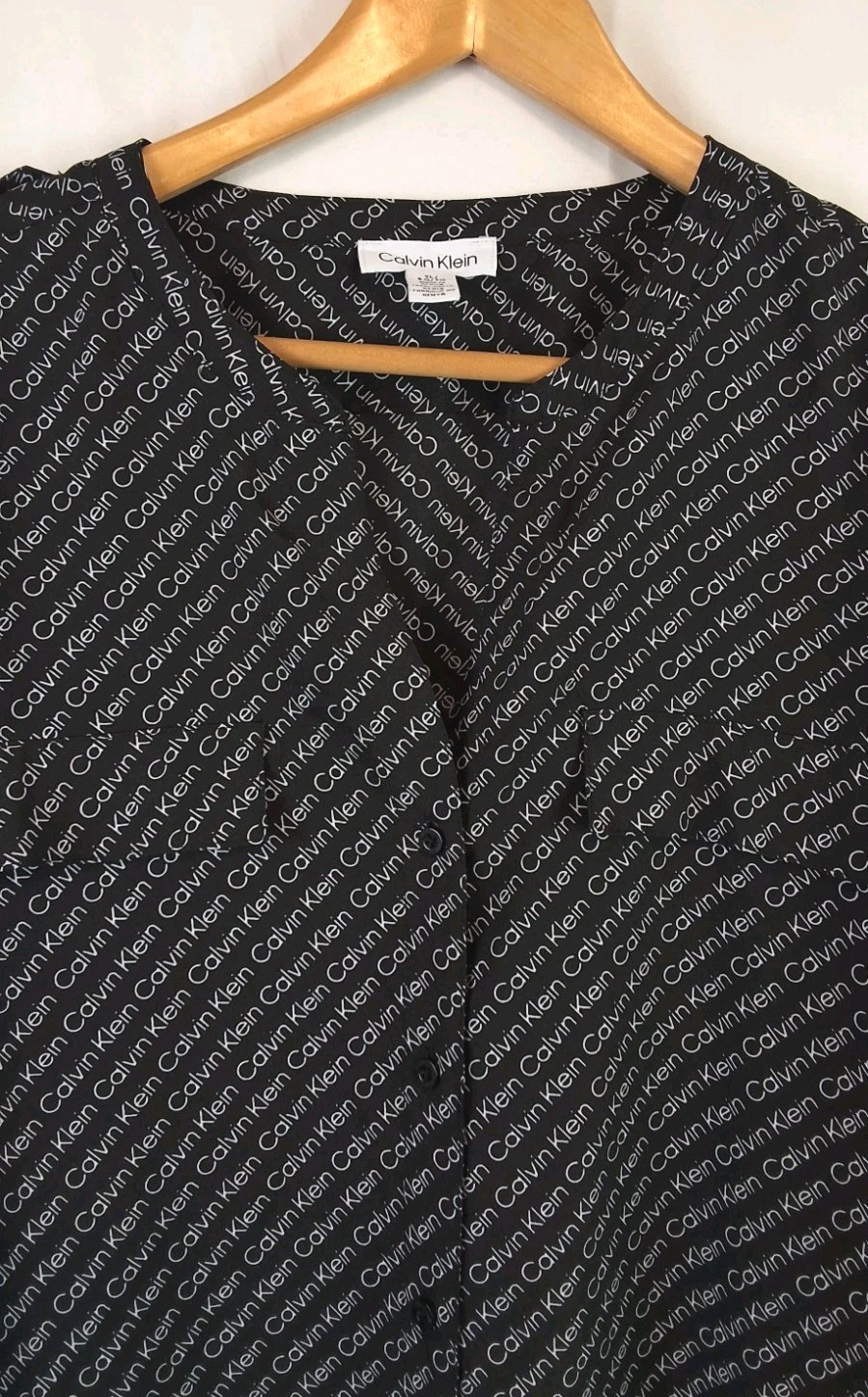 Calvin Klein Women’s Logo Blouse V-Neck Button Down Stand Collar Size-XL NEW