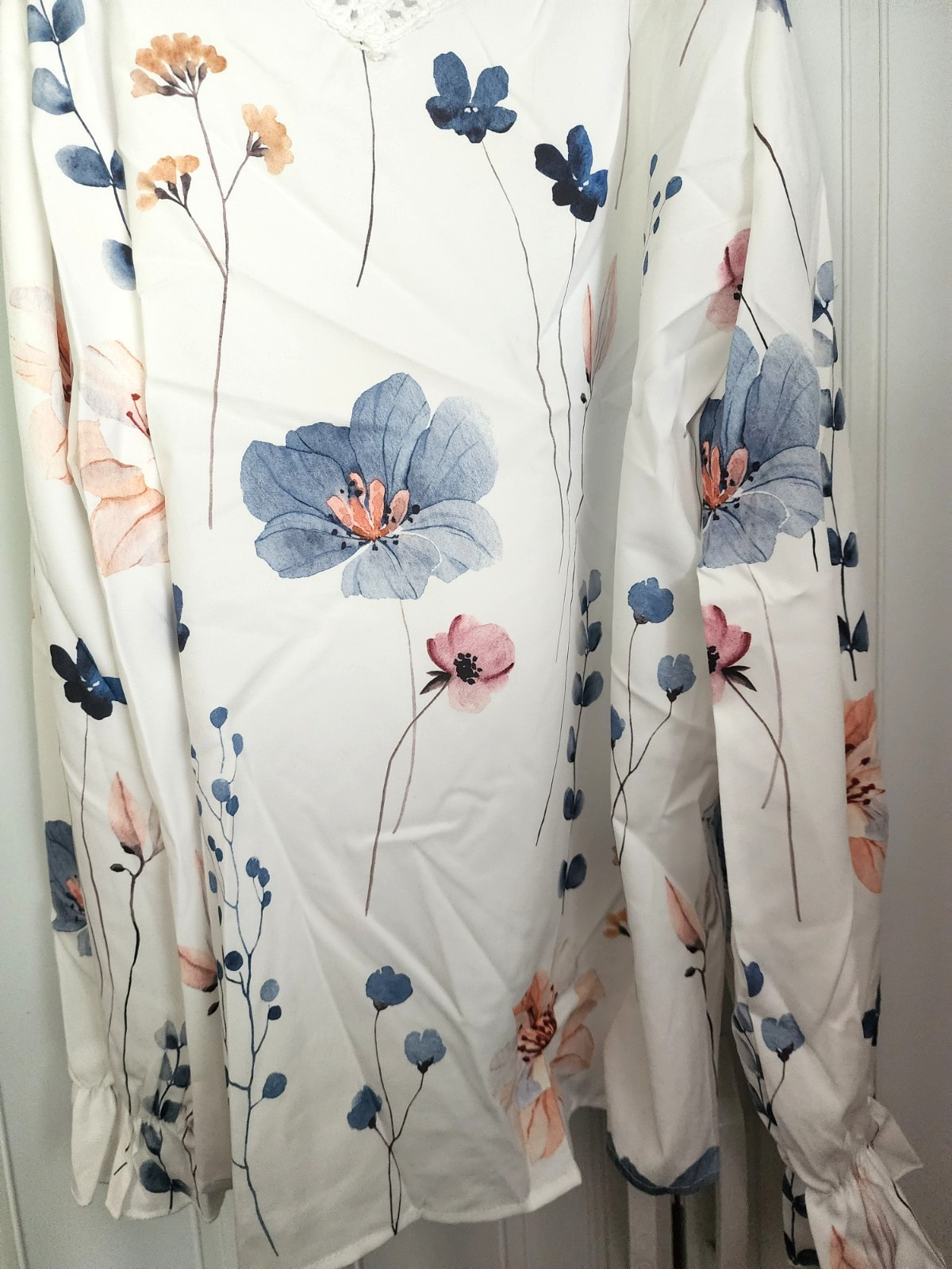 Unbranded New in Bag Women’s Cold Shoulder Lace Strap Floral Polyester Top Sze S