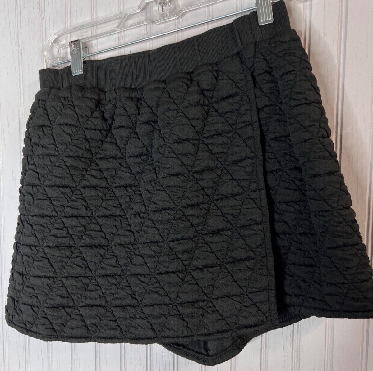 Boutique Womens SET TOP & SKORT M Black Quilted Pullover Matching Skort NEW