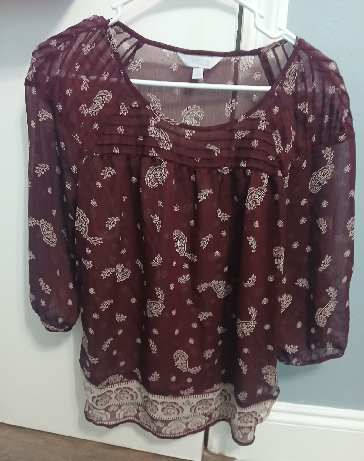 LC Lauren Conrad Women’s Burgundy Paisley Sheer Chiffon 3/4 Sleeve Blouse S