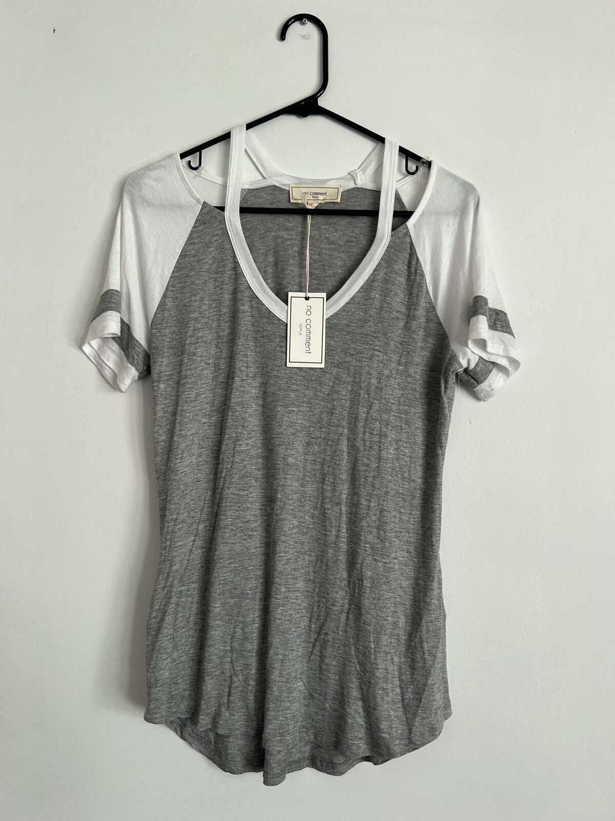 No Comment NY-LA Gray & White Short Sleeve T-shirt Side Slits Neck Large NEW