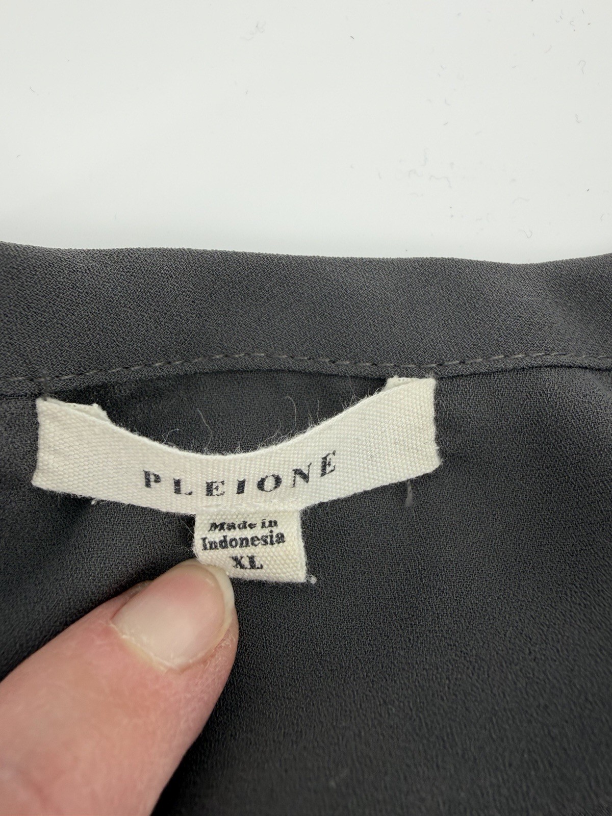 Pleione Sofia V Neck Gray Top Women XL Sheer Cap Sleeve Blouse Career Casual EUC