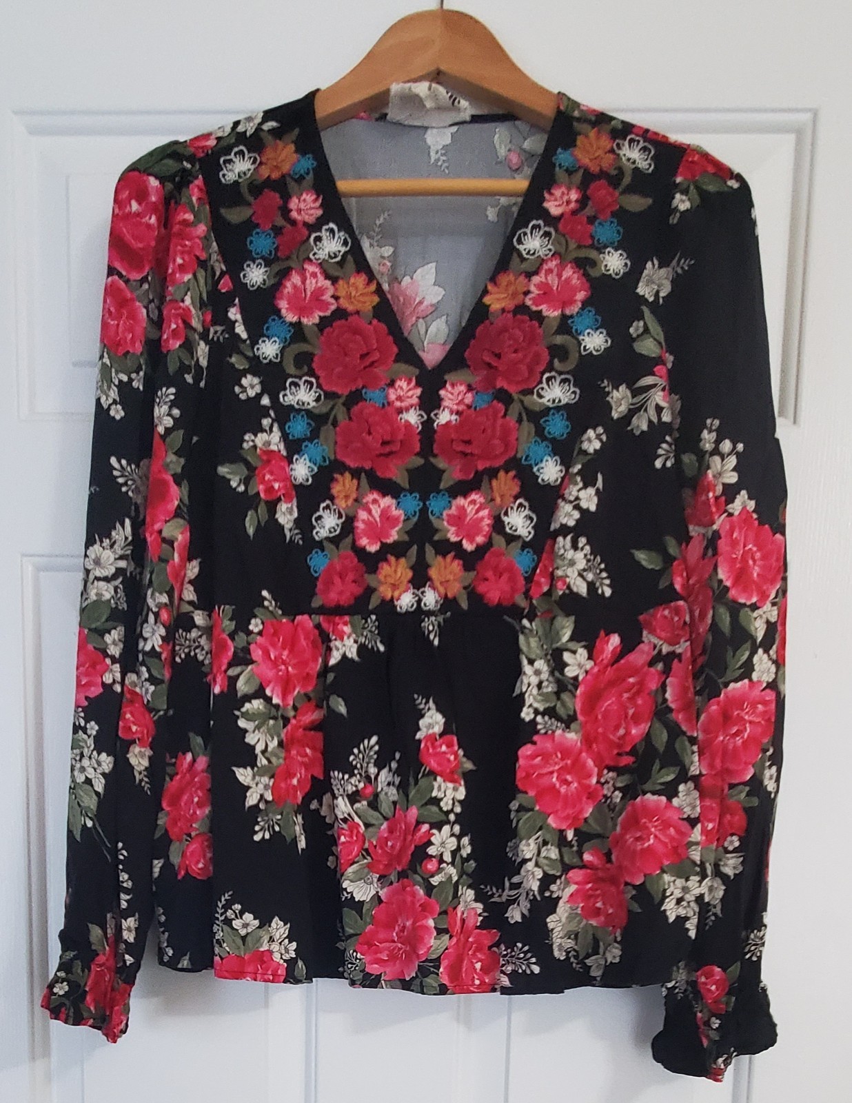 Savanna Jane Women’s Black Floral Boho Long Sleeved Top Embroidered Front Size S