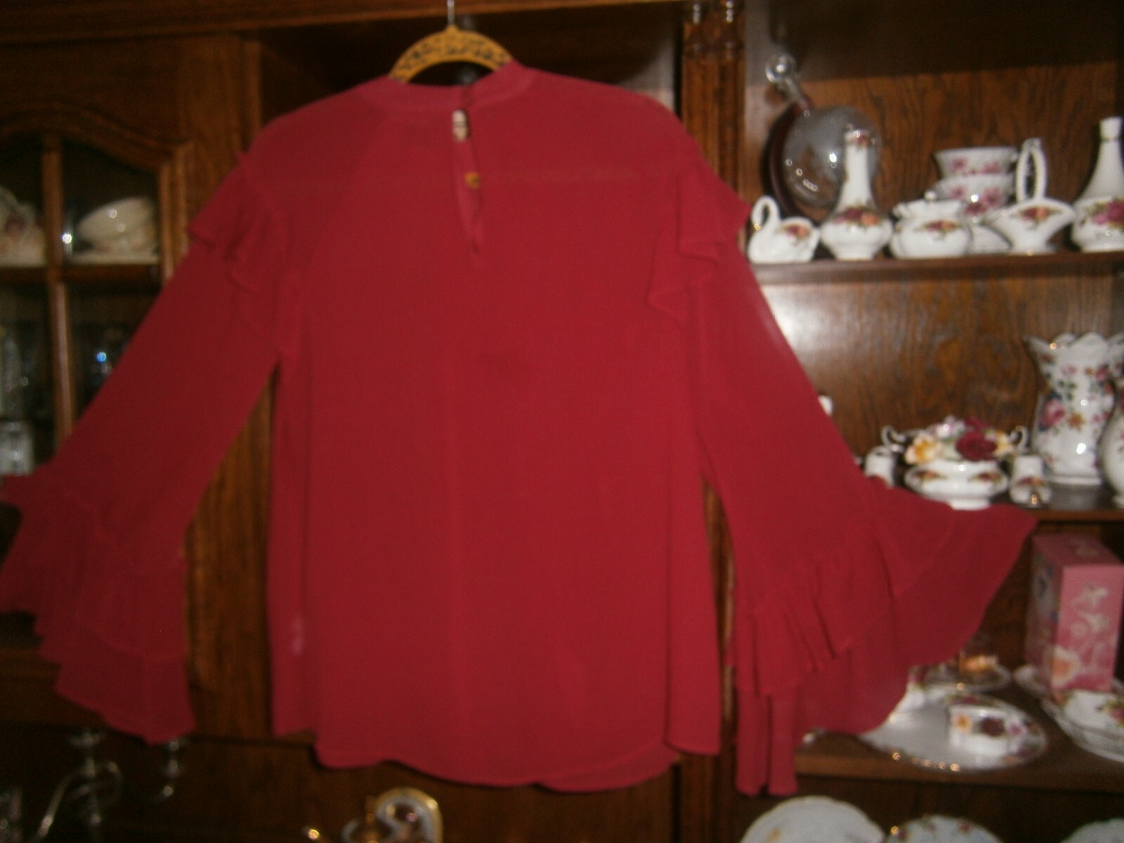 Marks & Spencer. NEW. Gorgeous Relaxed top. Stunning colour. Ruffles. UK 10