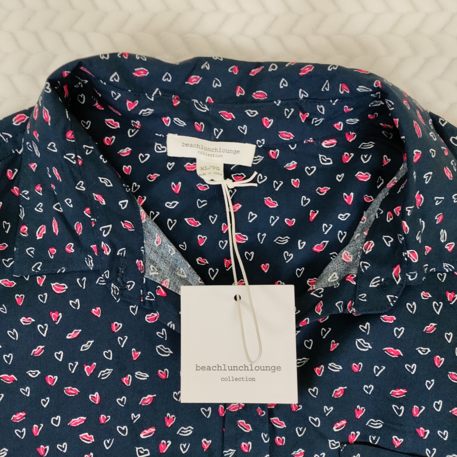 Beach Lunch Lounge Love Is Navy Hearts Button-up Size XL Long Sleeve Shirt Top