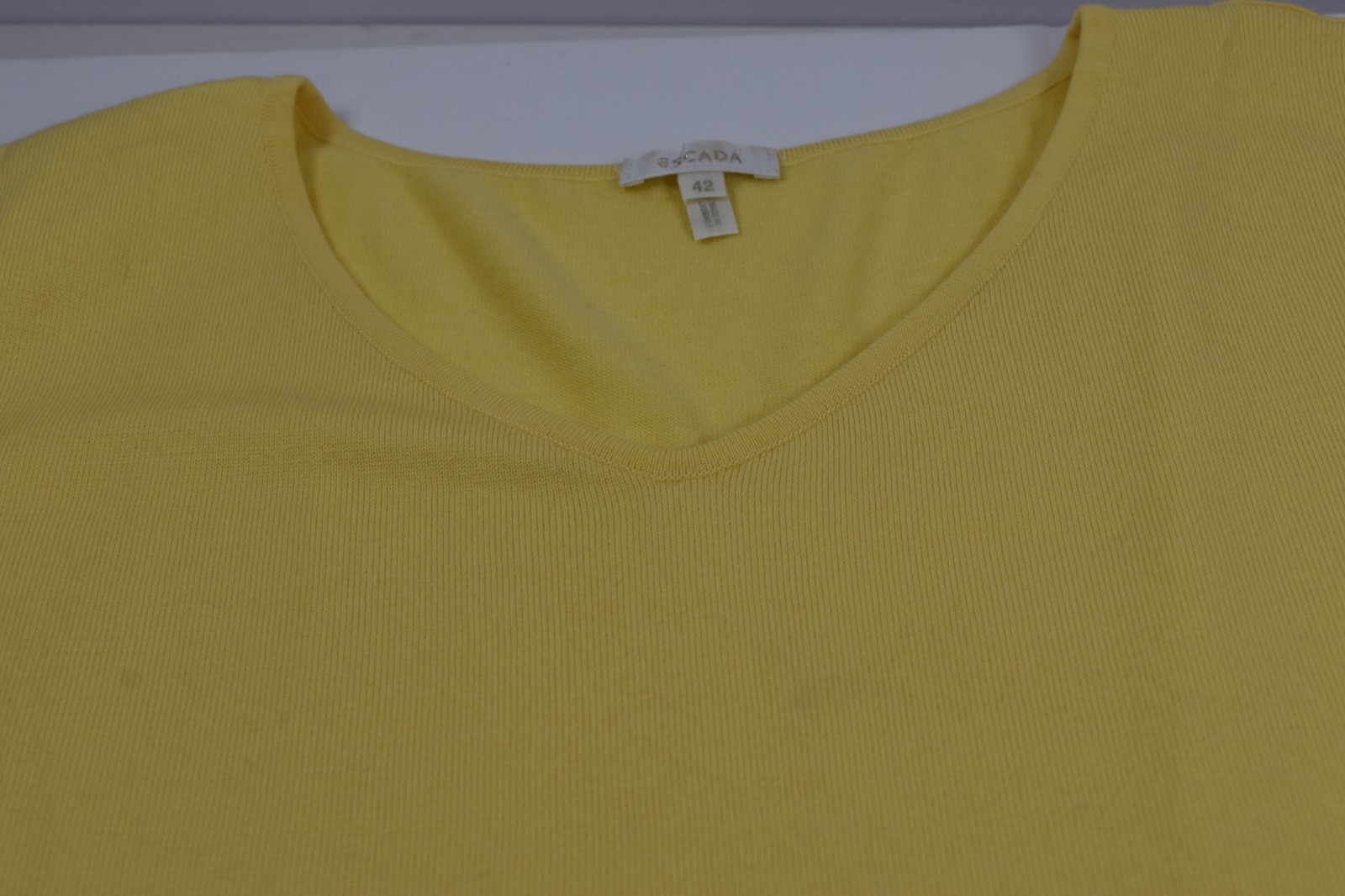 Escada Size 42 Yellow V Neck Sleeveless Knit Wool Nylon Top Base Layer Stretch
