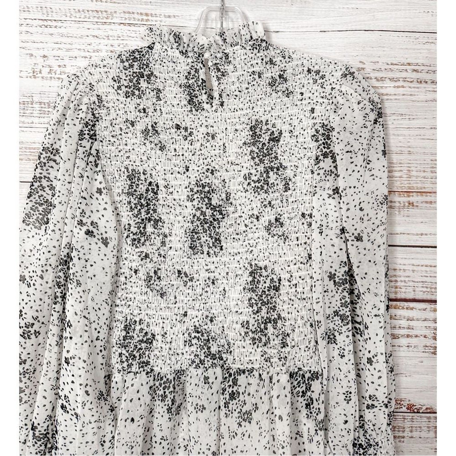 Fab’rik Women’s Speckle Print Long Sleeve Smocked Blouse White Black Size Medium