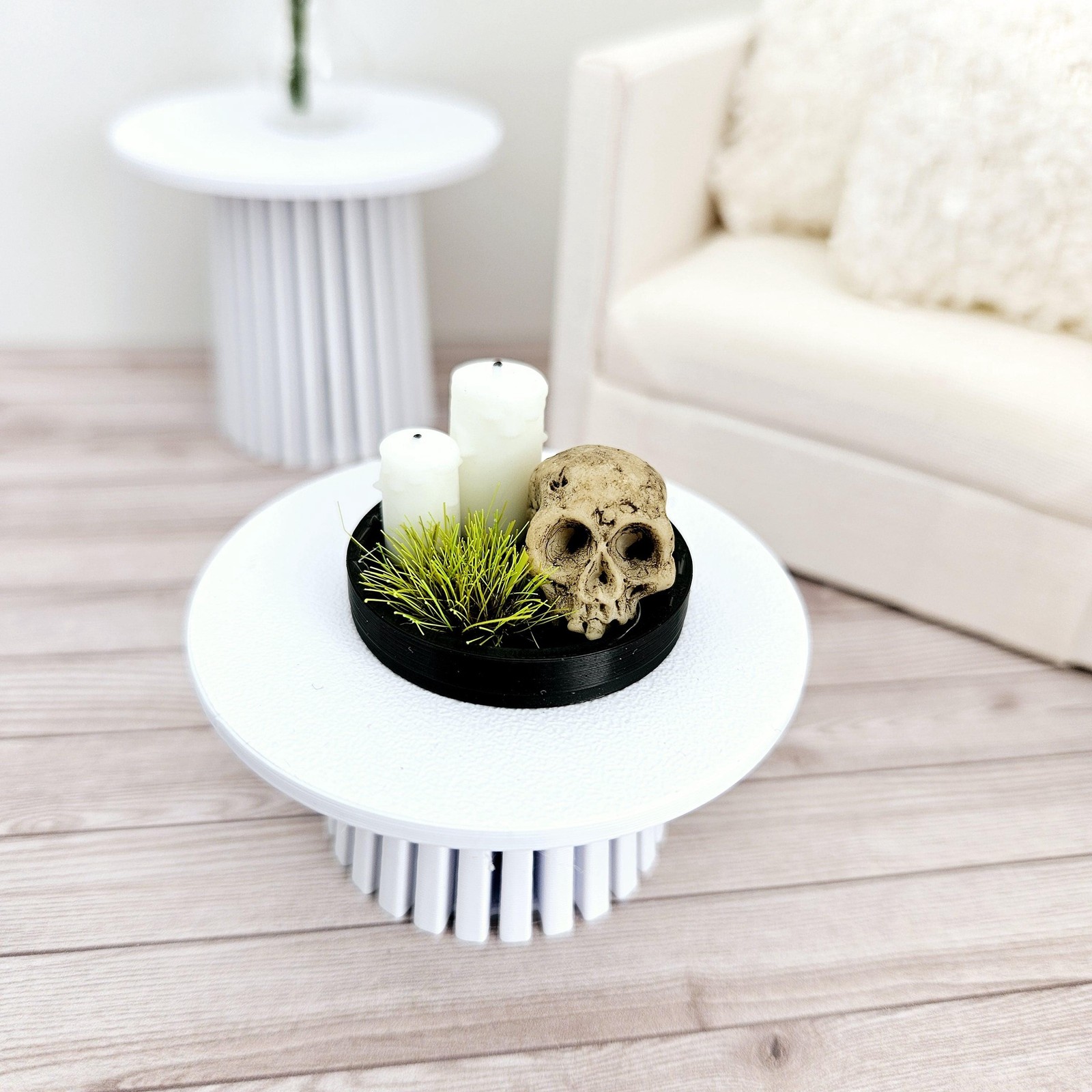 Dolls House Halloween Coloured tray ornament with 2x candles, green plant & a