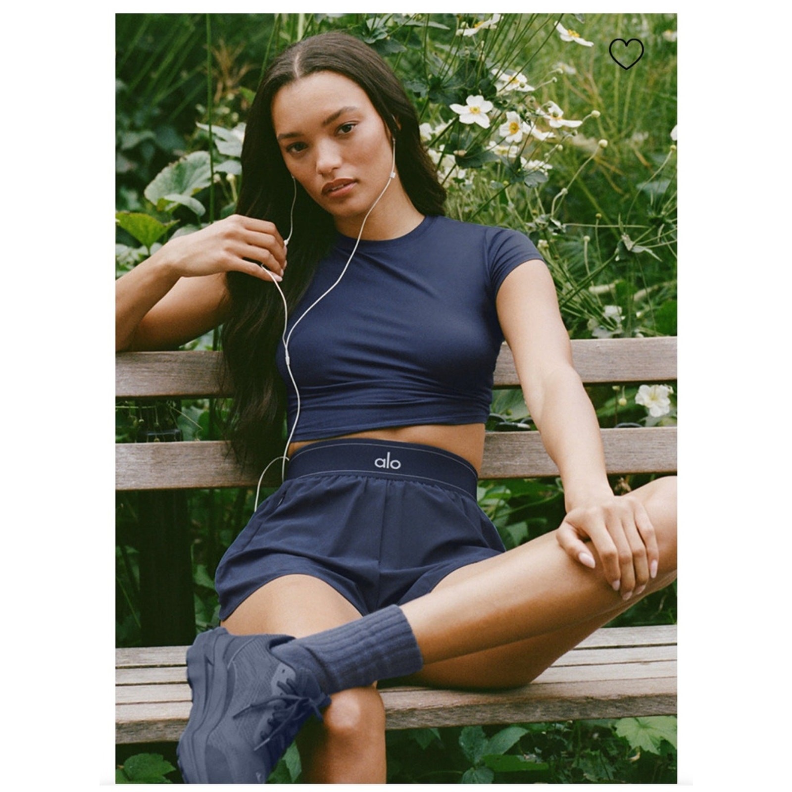 Alo Yoga Alosoft Crop Finesse Short Sleeve Tee Medium EUC Navy